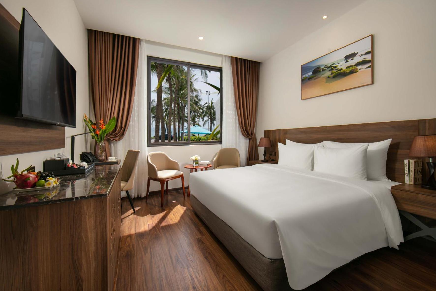 Double Room with Partial Sea View