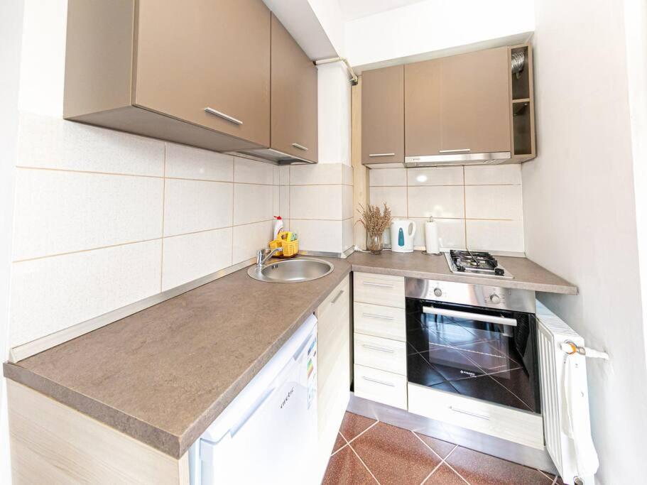 One-Bedroom Apartment - Photo 18