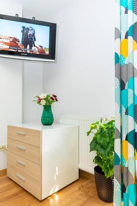 One-Bedroom Apartment - Photo 12