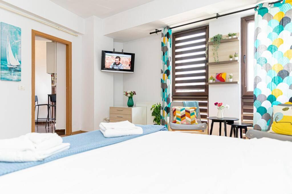 One-Bedroom Apartment - Photo 11
