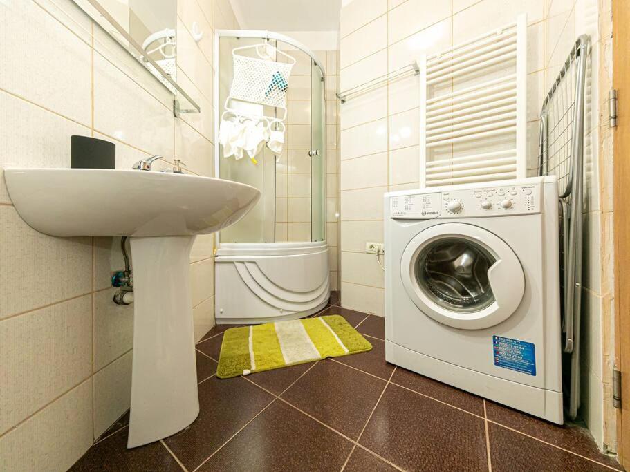 One-Bedroom Apartment - Photo 31