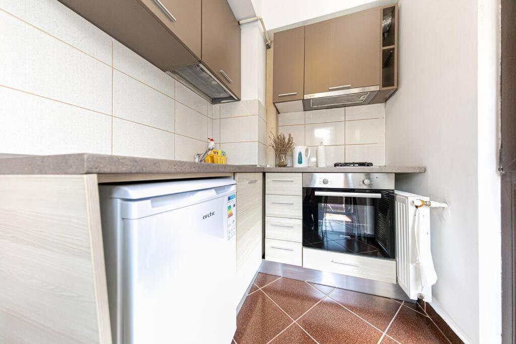 One-Bedroom Apartment - Photo 30