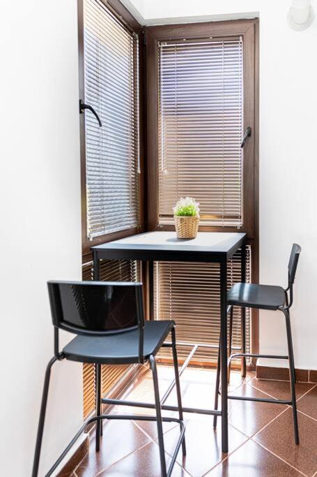 One-Bedroom Apartment - Photo 3