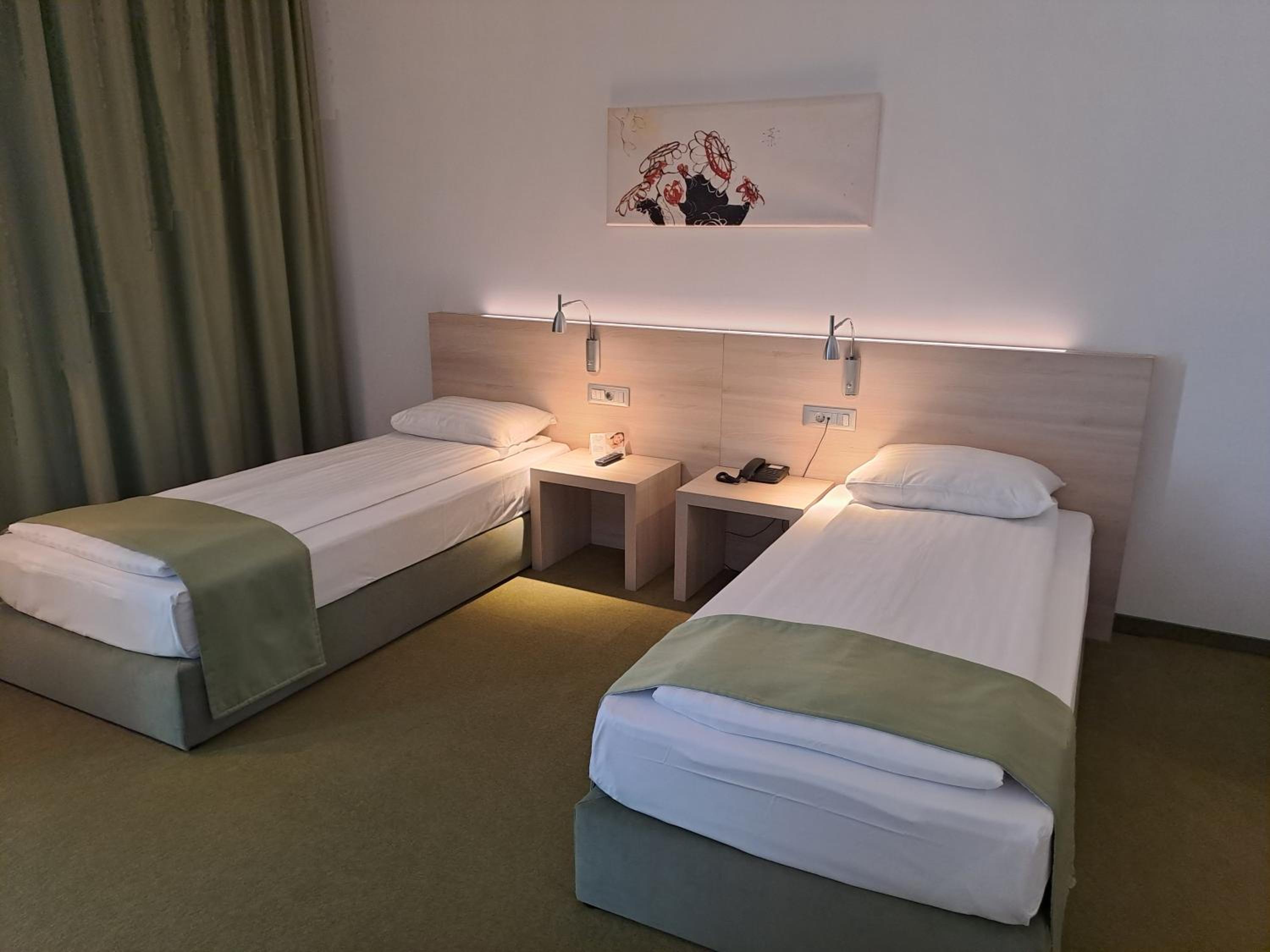Superior Twin Room photo 2