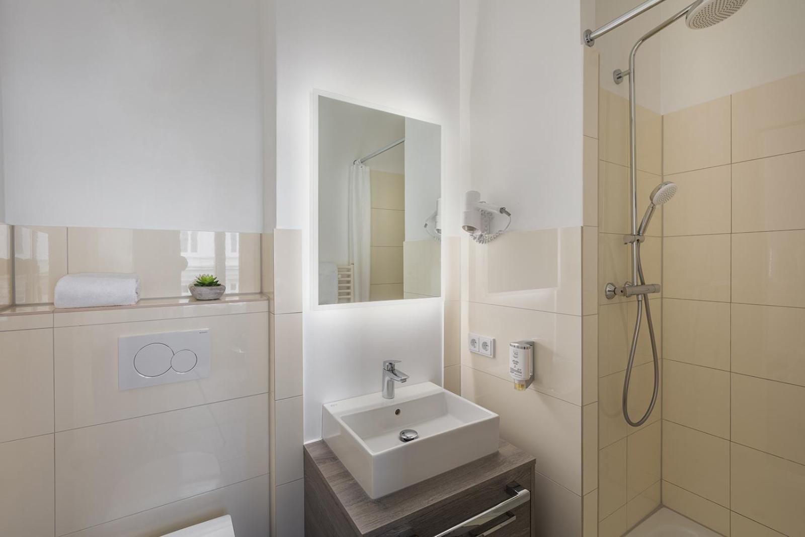 Apartment (4 Adults) - Photo 9