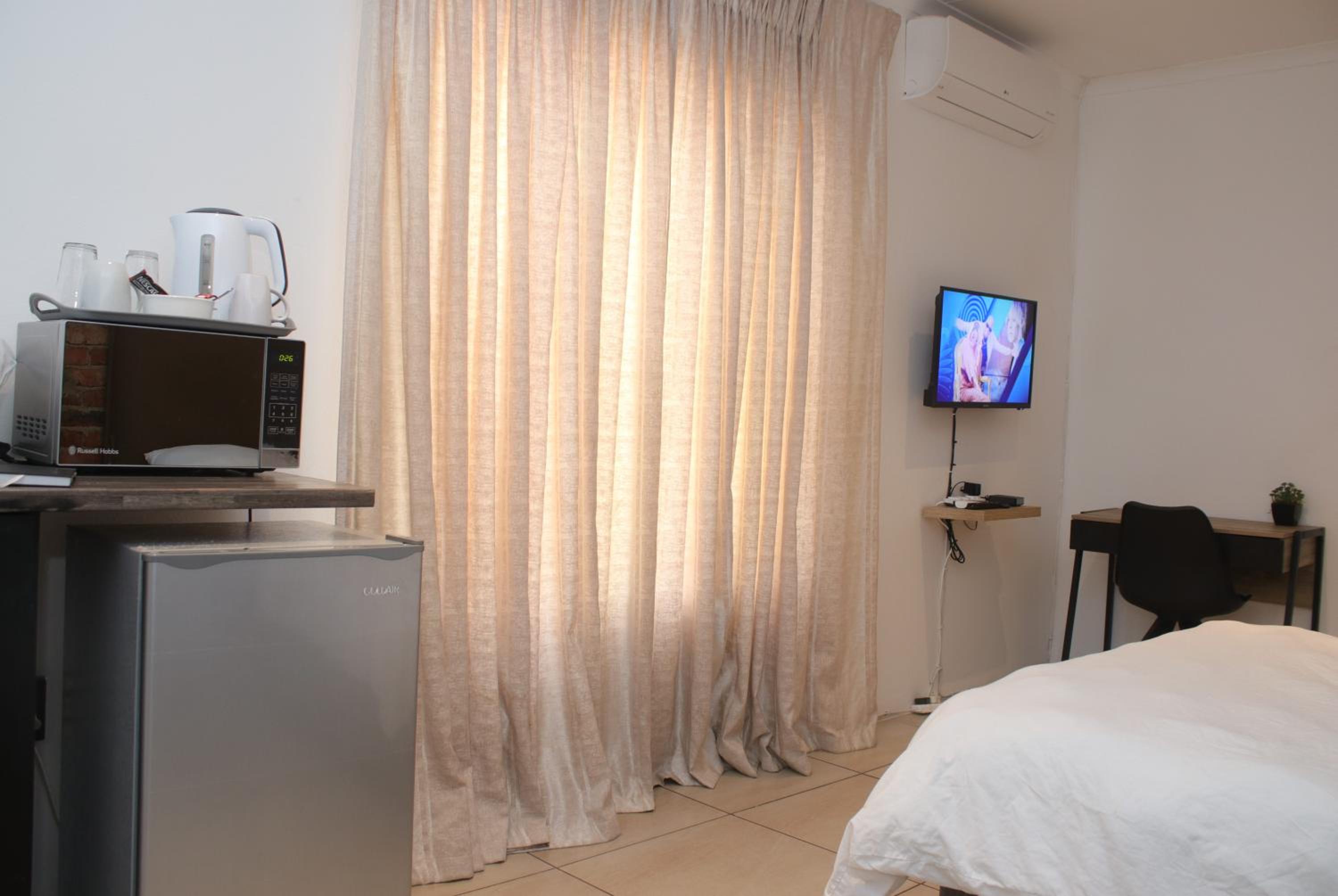 Double Room - Photo 5