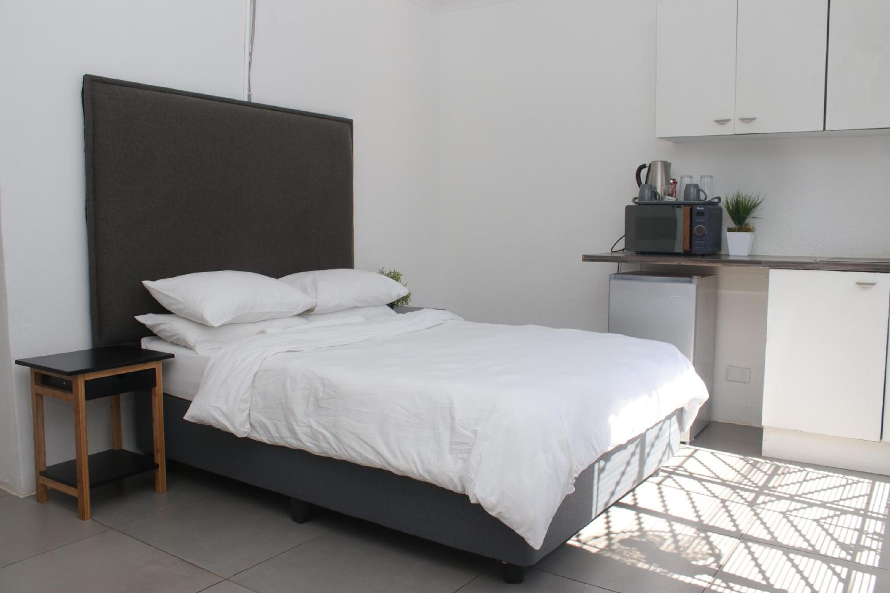 Double Room - Photo 6