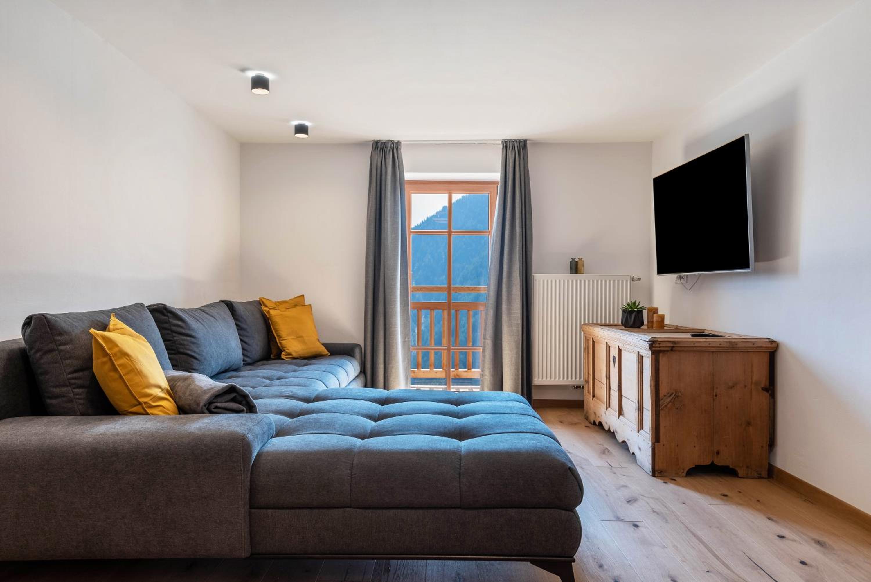 Two-Bedroom Deluxe Apartment with Garden View