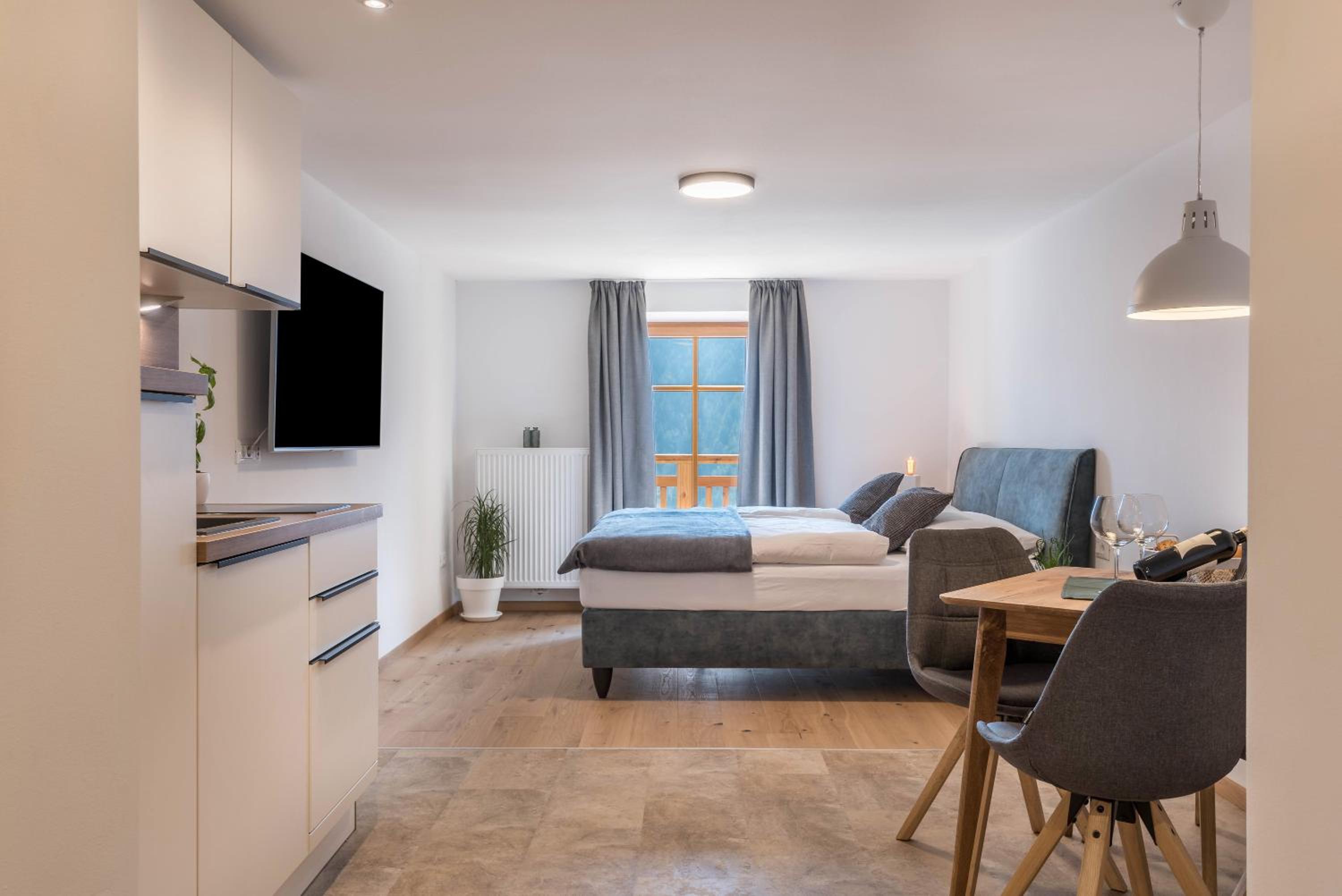 Superior One-Bedroom Apartment with Balcony photo 1