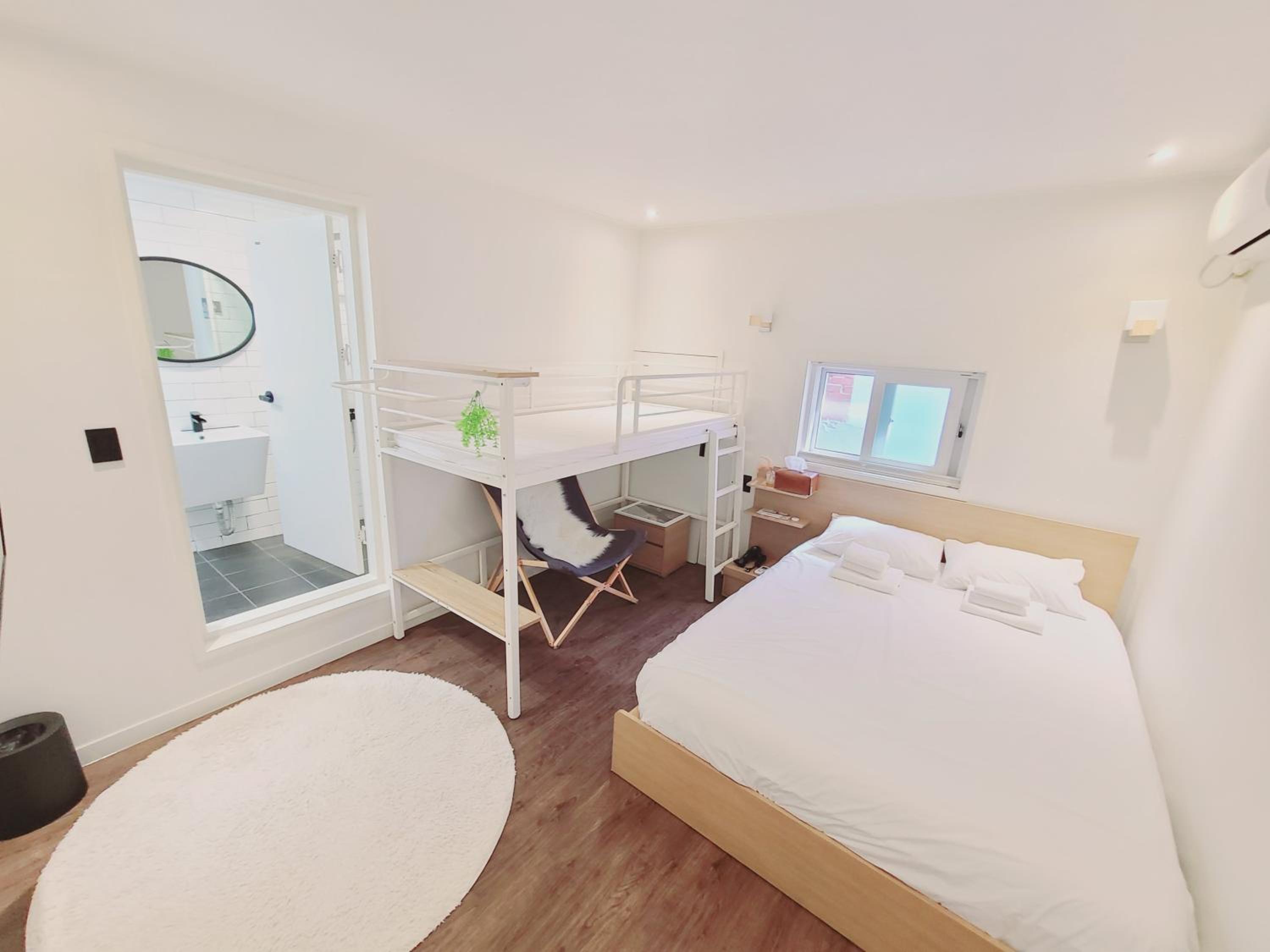 Deluxe Triple Room - Photo 19