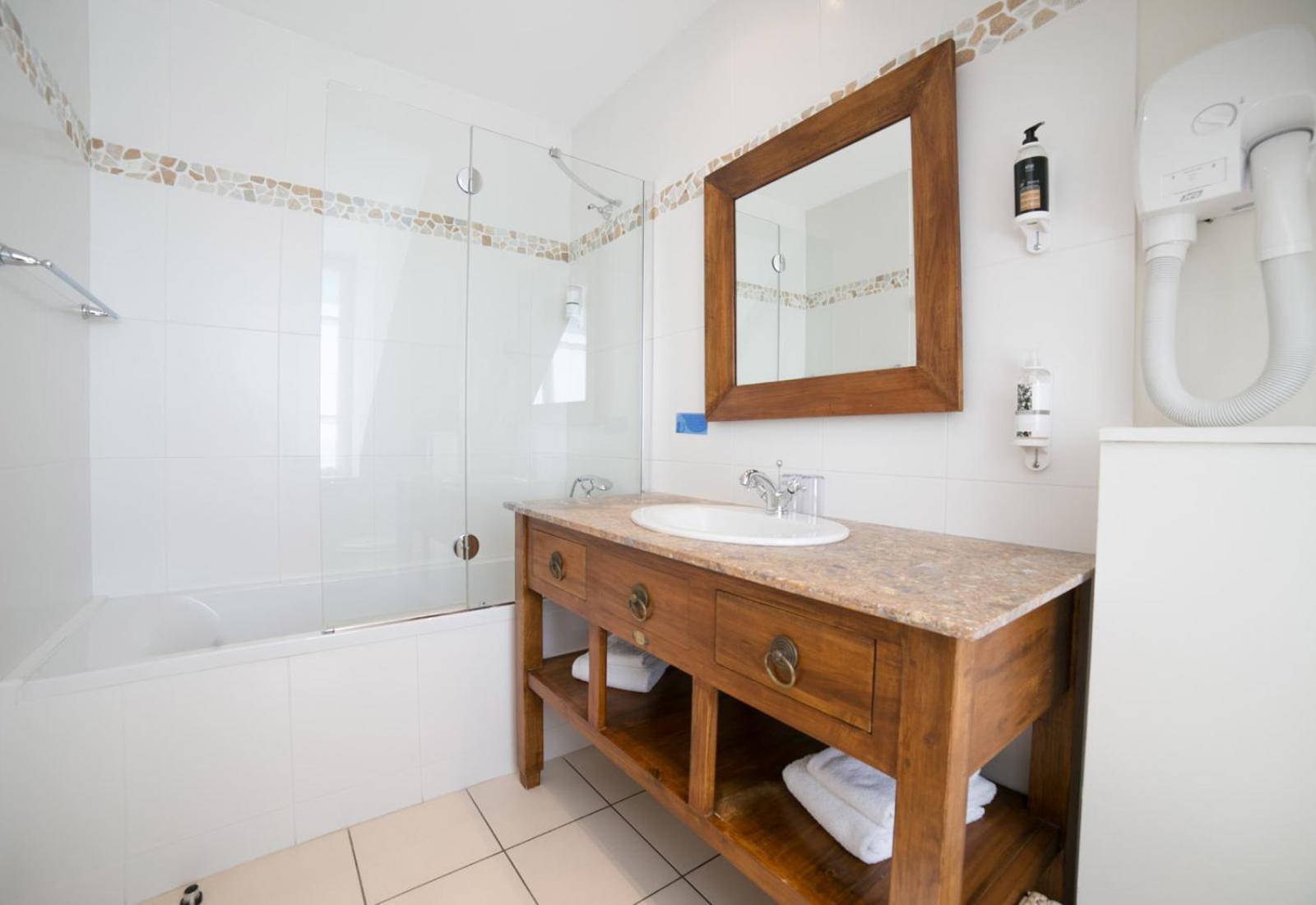 Suite Junior - Rez-de-Jardin avec Terrasse