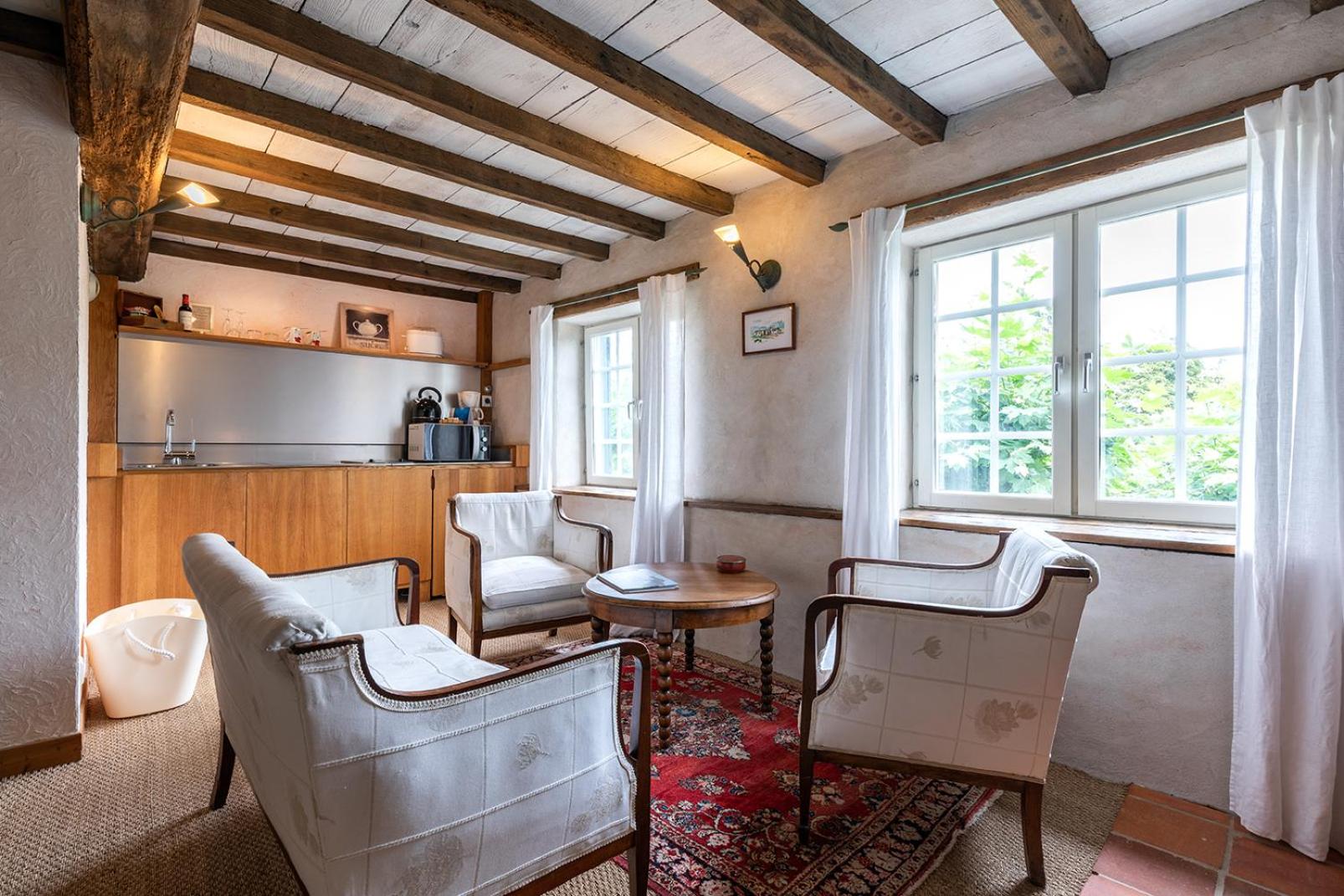 Suite - Photo 3