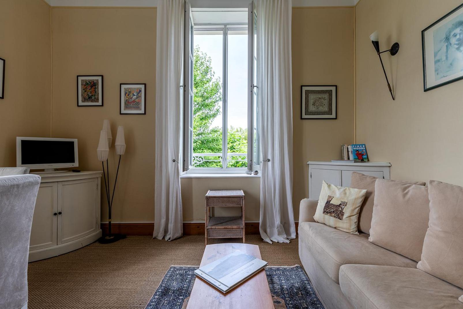 Suite - Photo 10