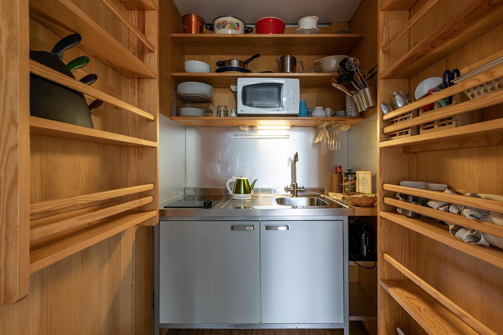 Suite - Photo 11