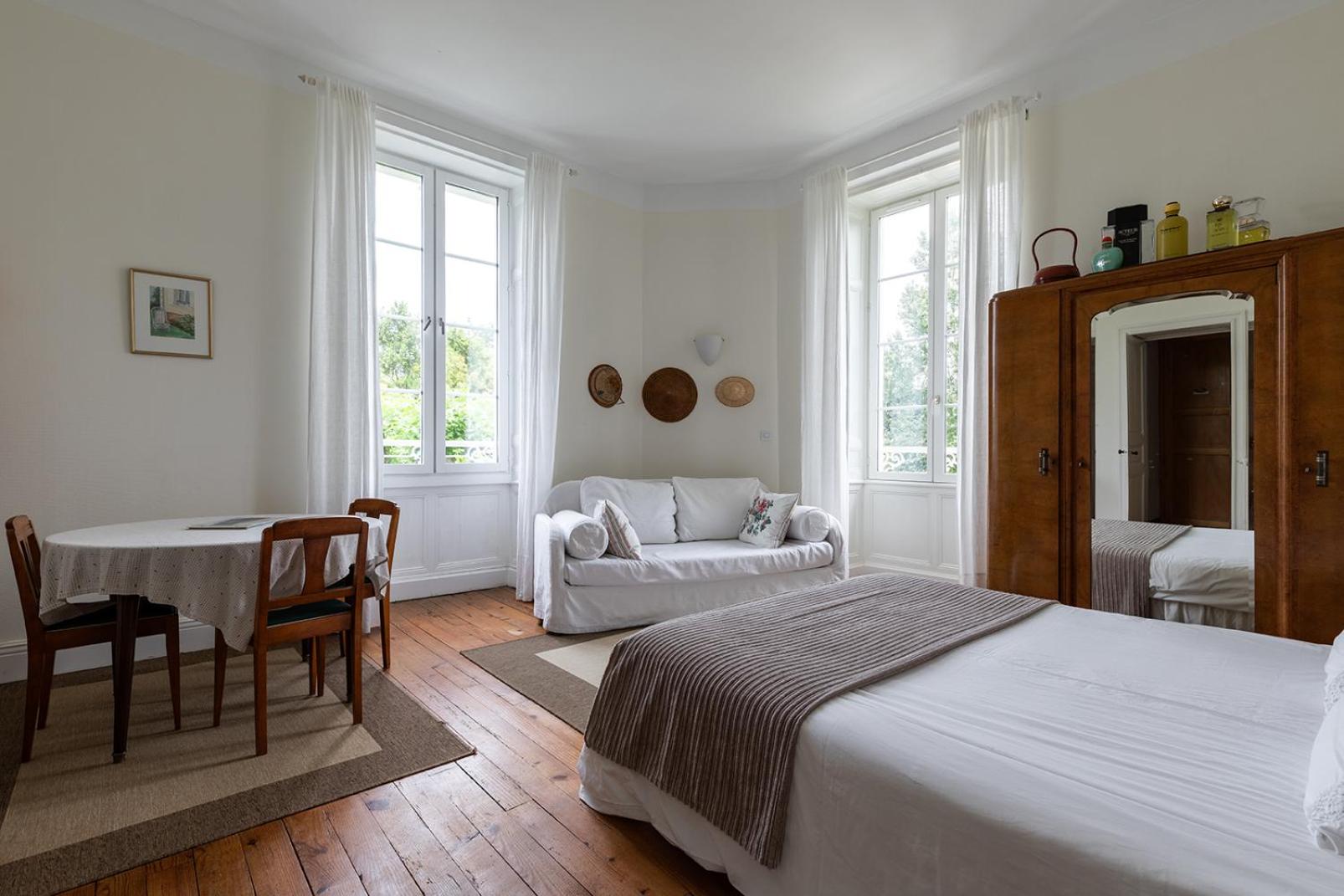 Suite - Photo 12