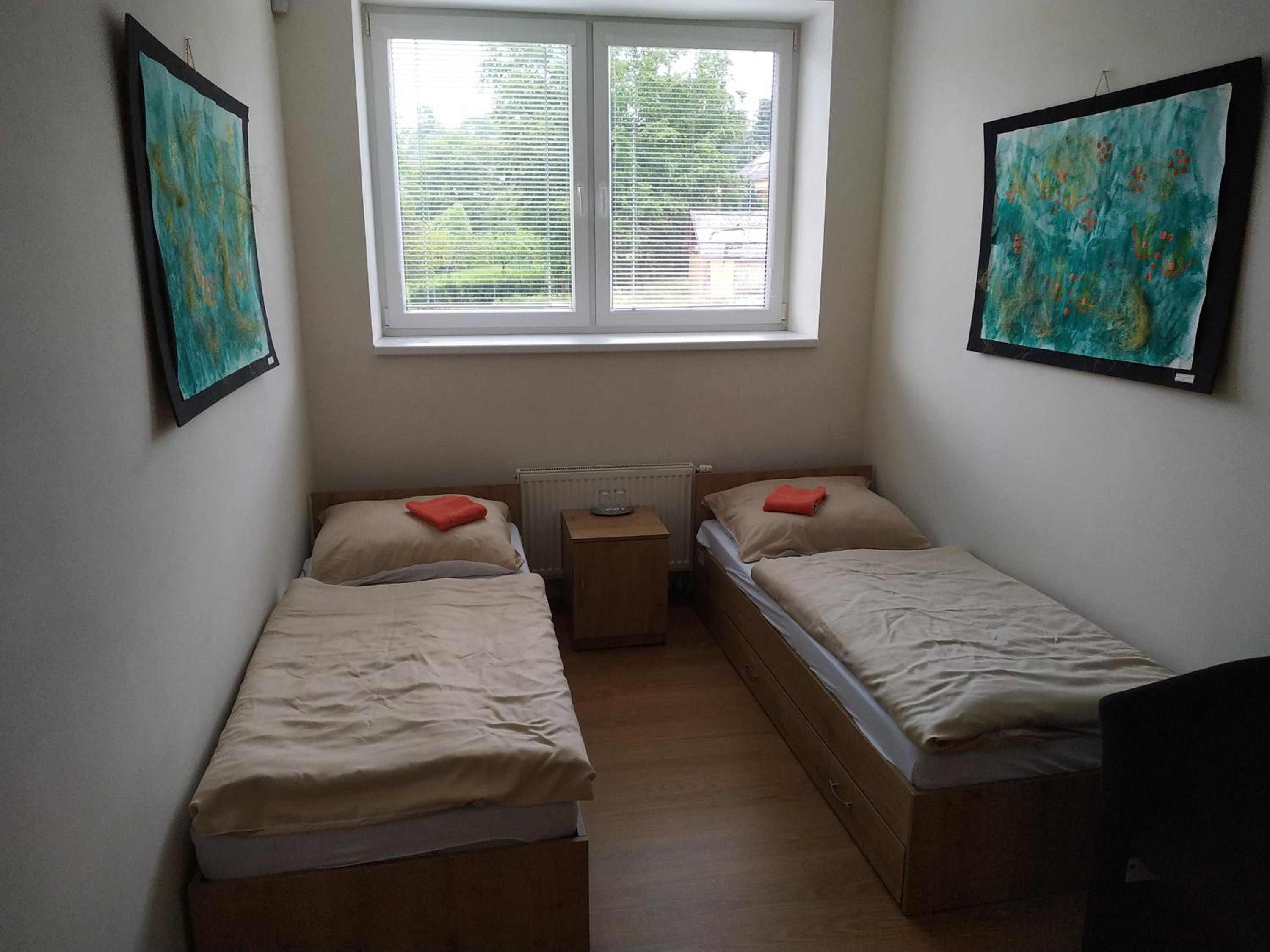 Twin Room - Photo 2