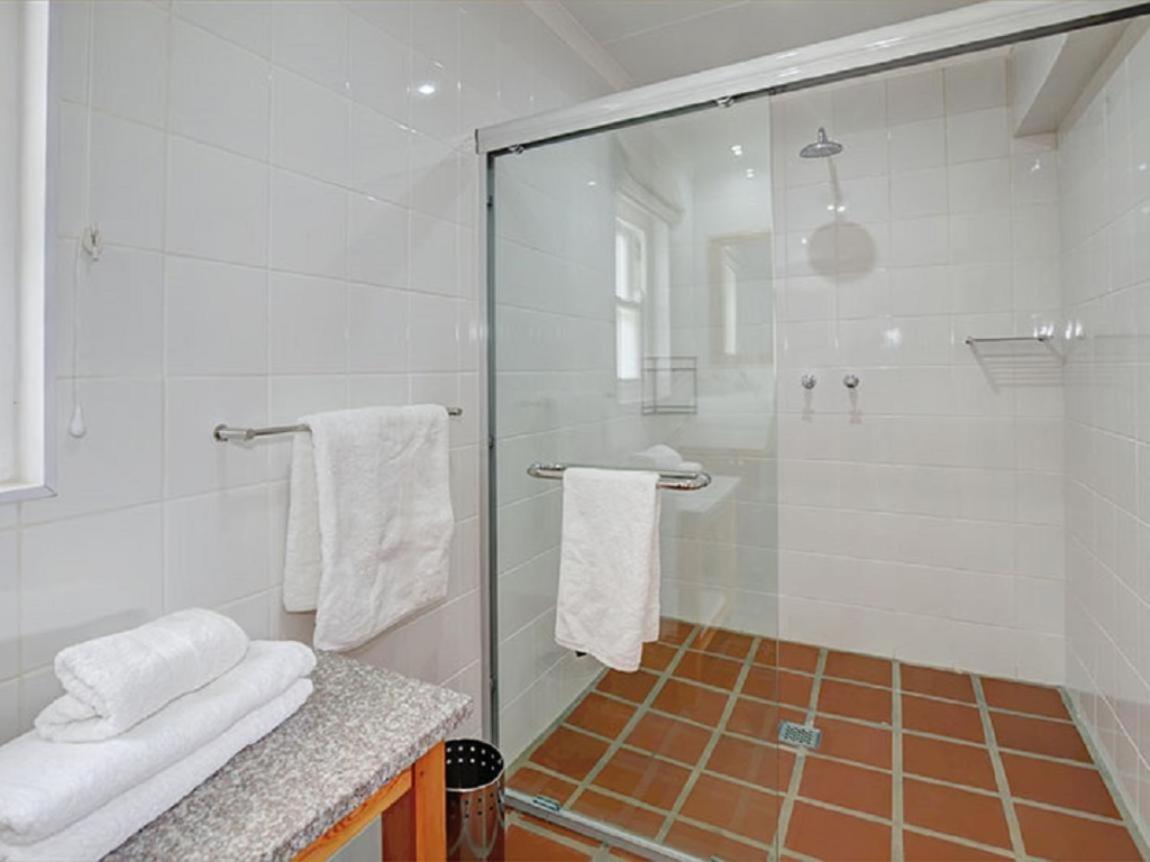 Basic Holiday Home - Photo 2