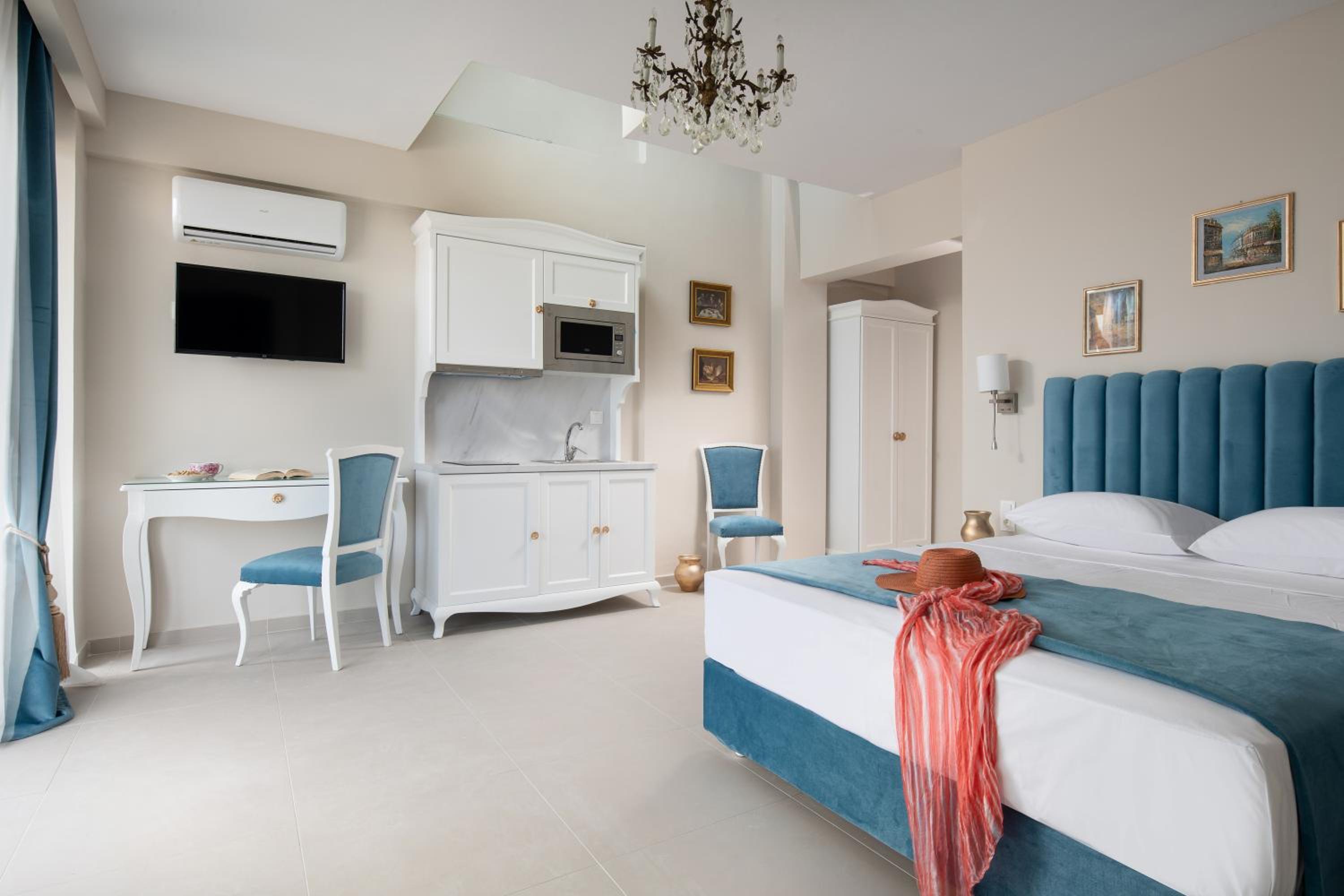 Deluxe Family Suite