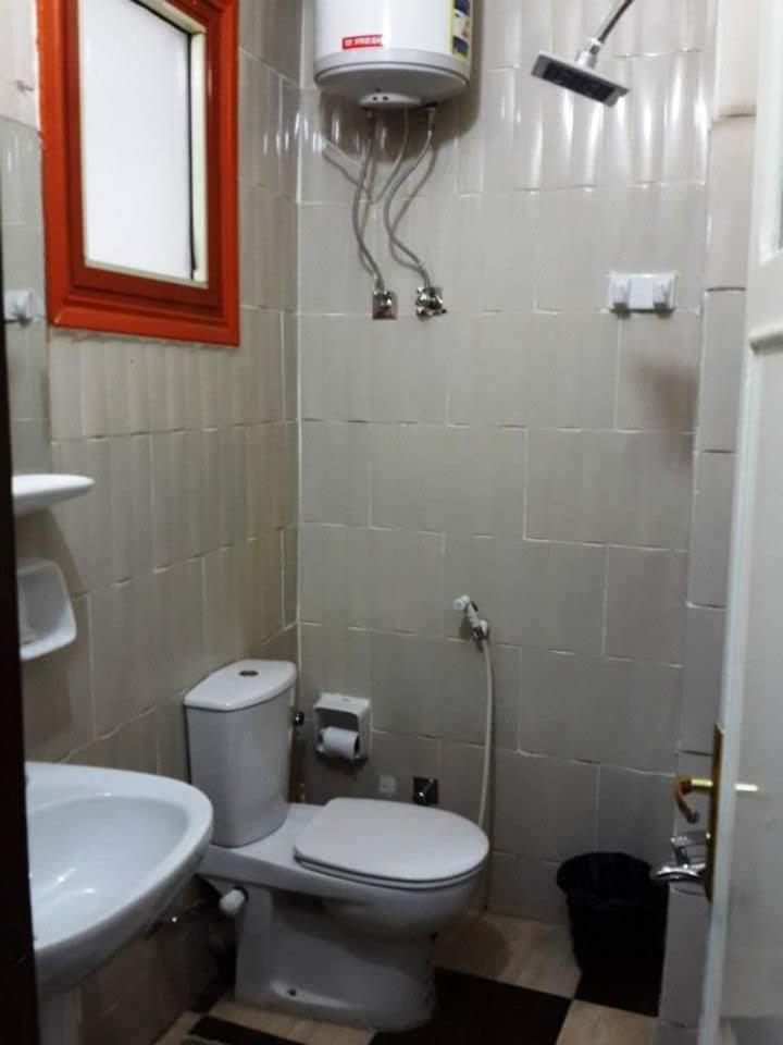 Large Double Room - Photo 8