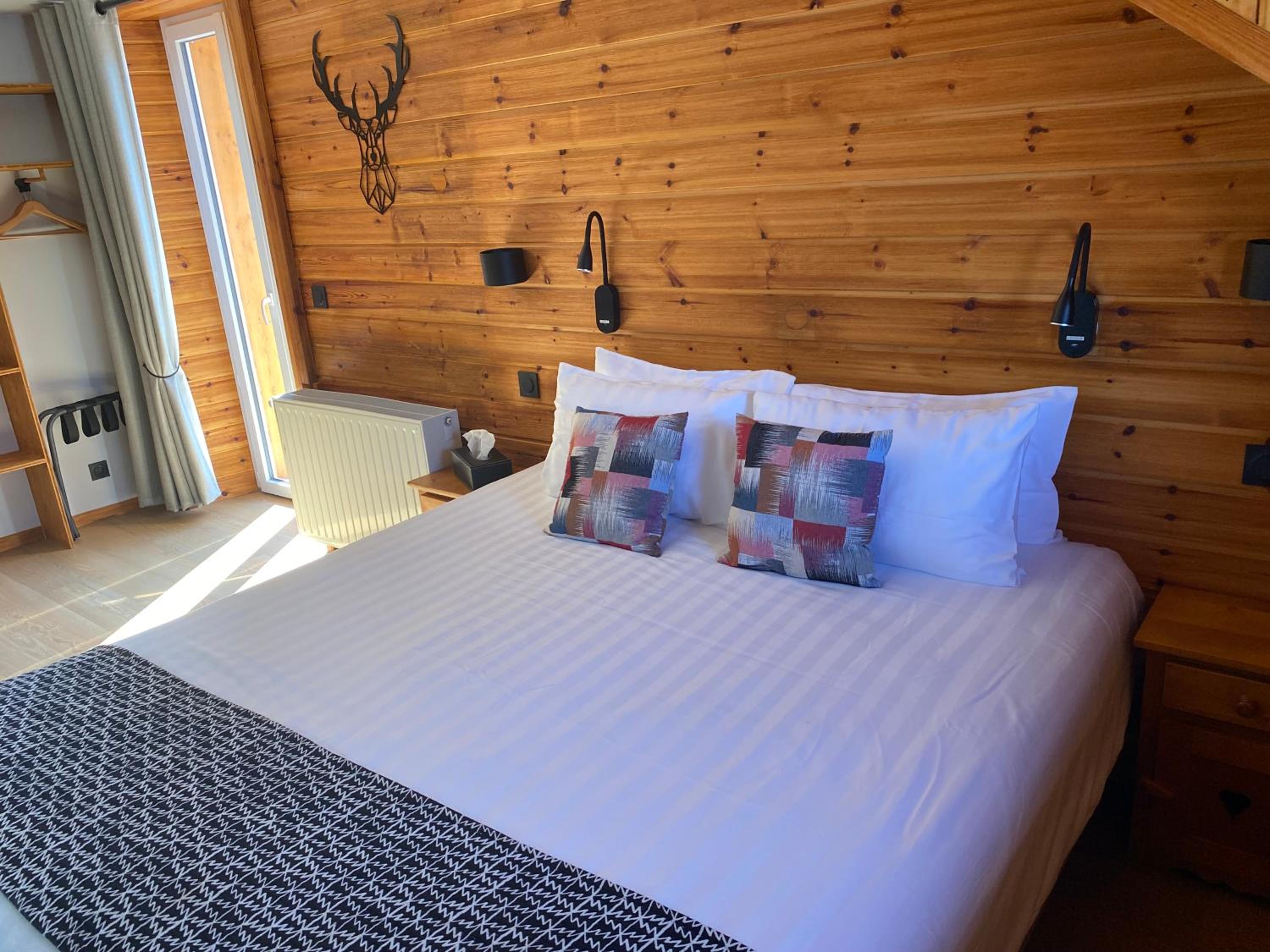 Executive Suite - Photo 15