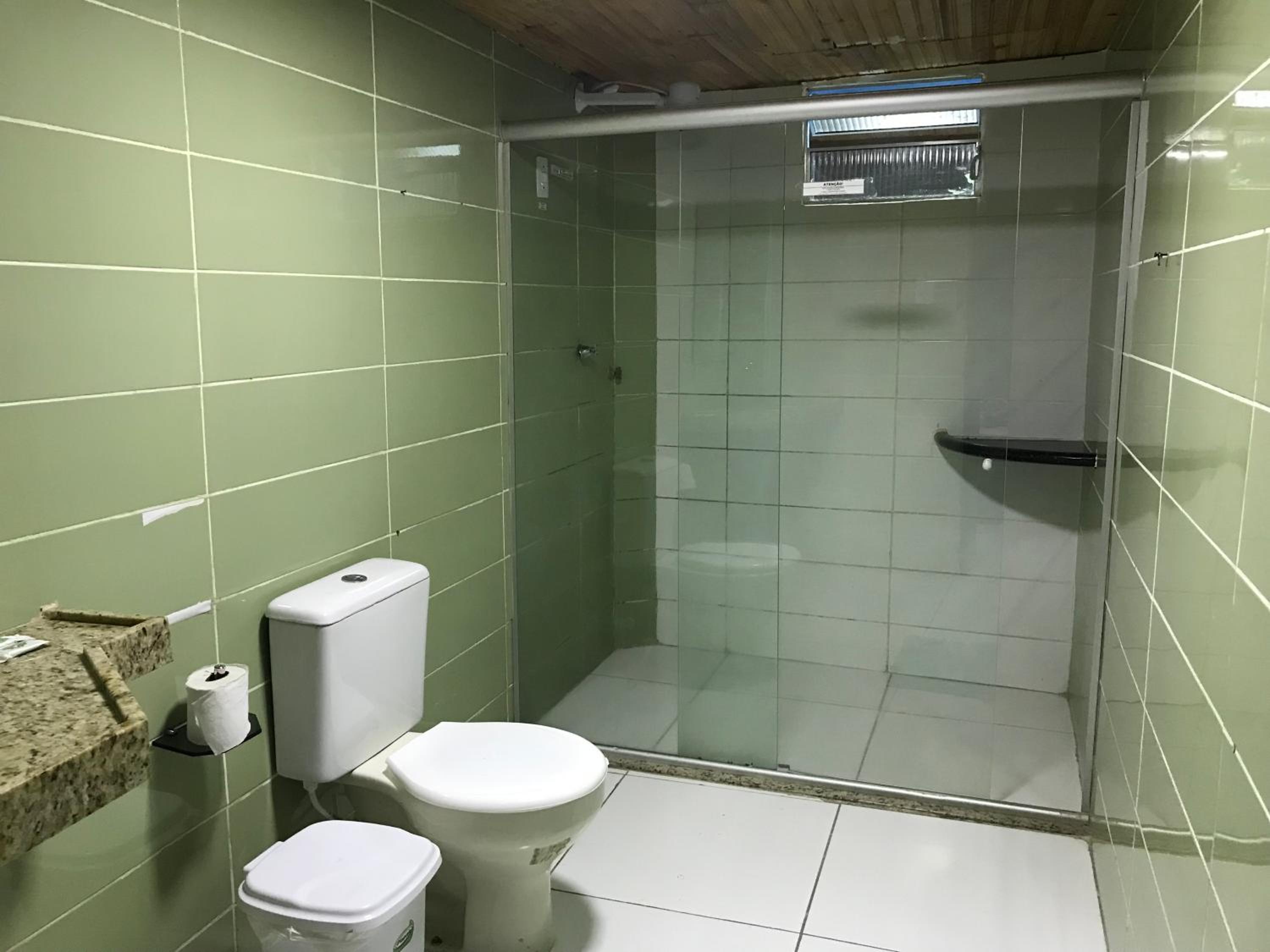 Economy Triple Room photo 2