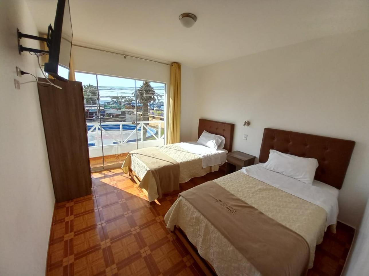 Standard Twin Room with Sea View photo 1