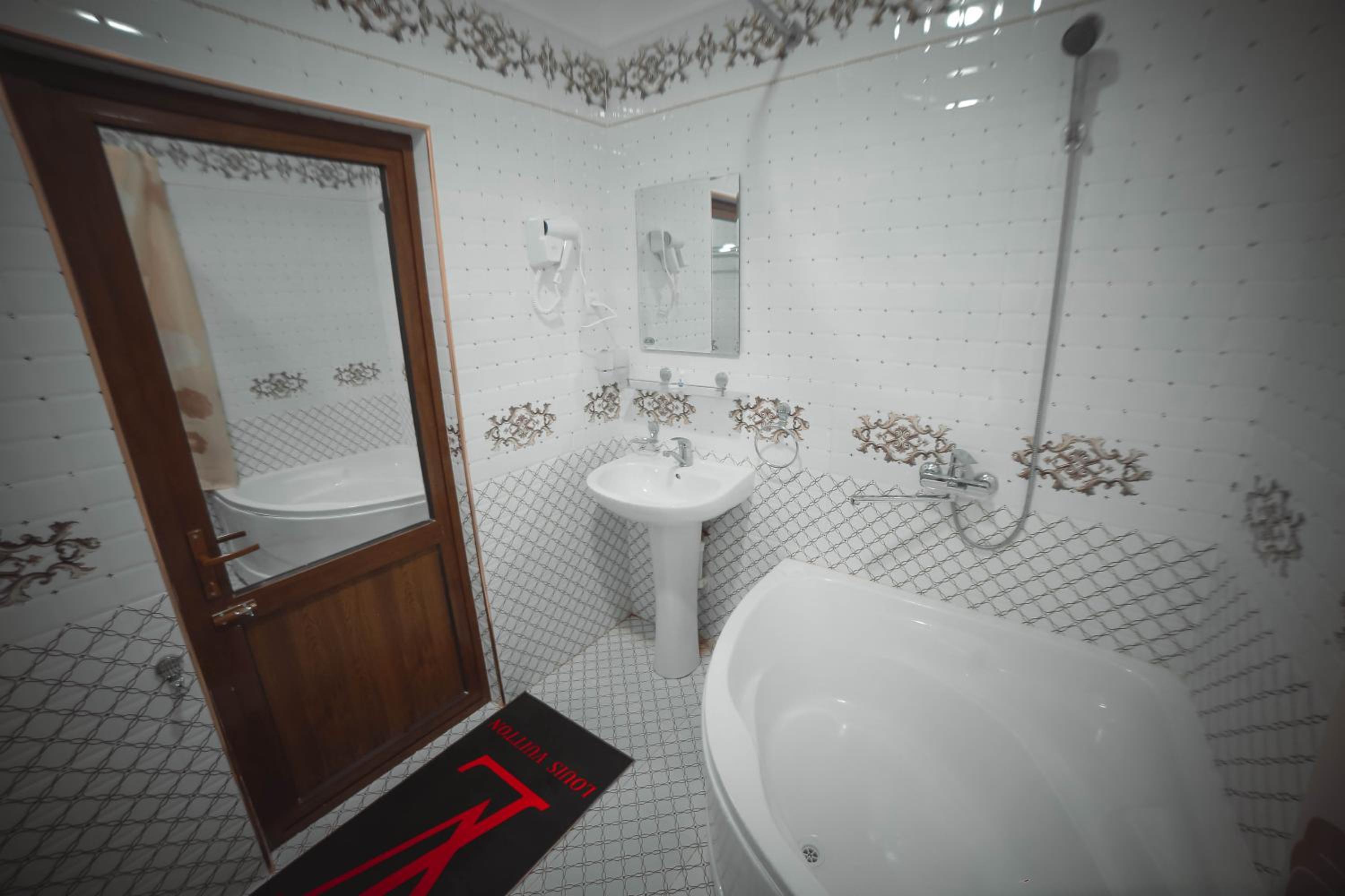 Standard Double or Twin Room photo 2
