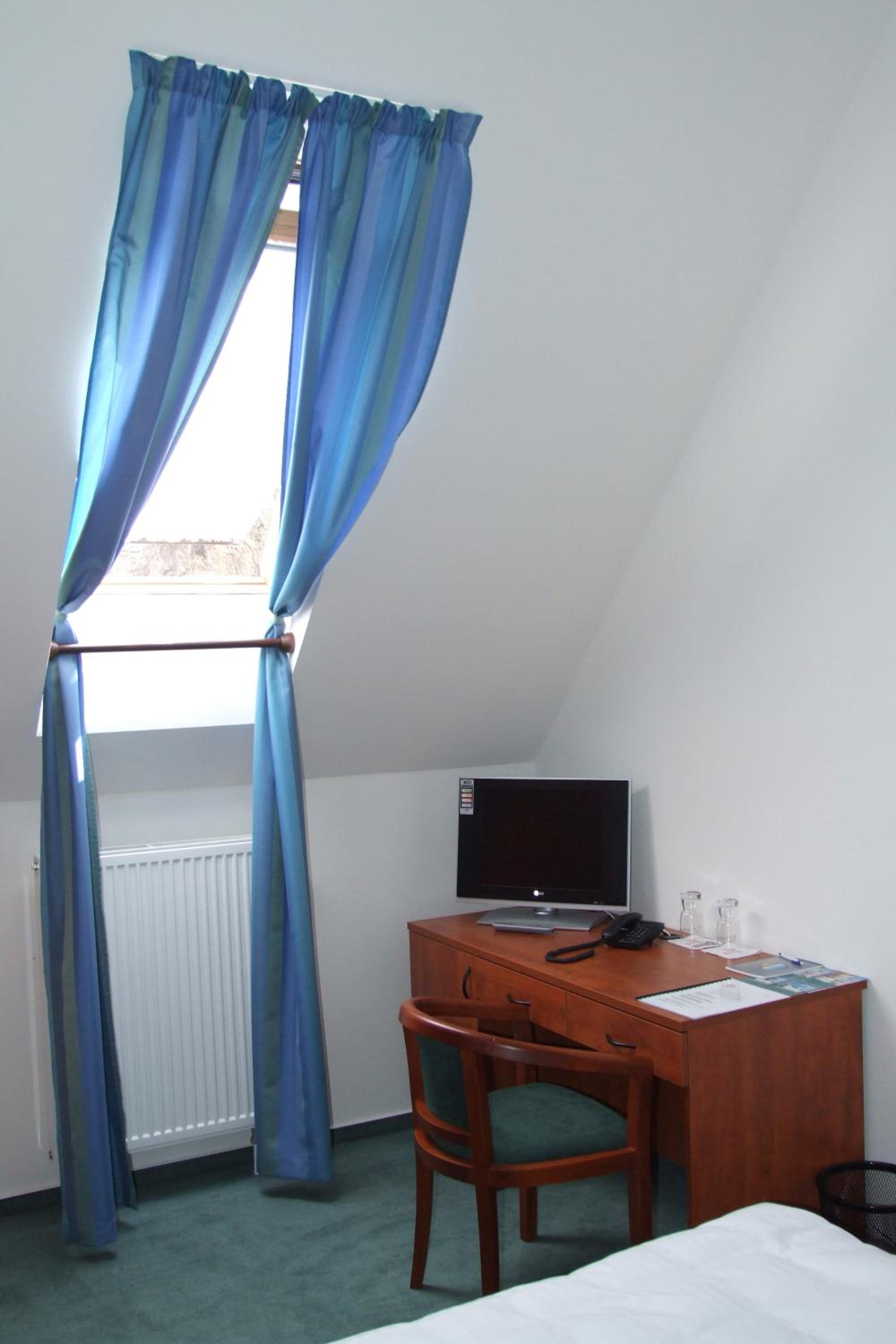 Economy Double Room - Photo 3