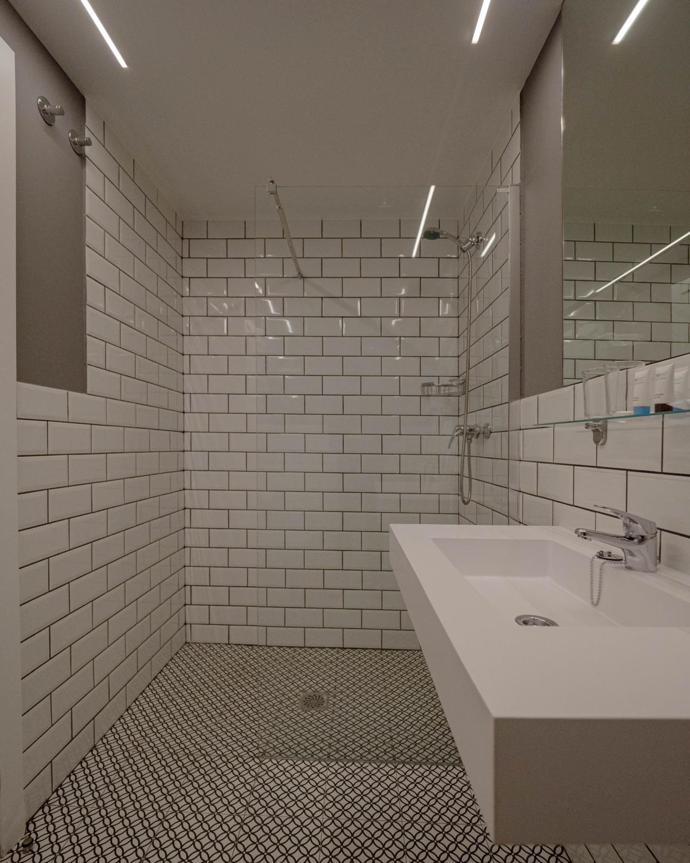 Standard Triple Room - Photo 6