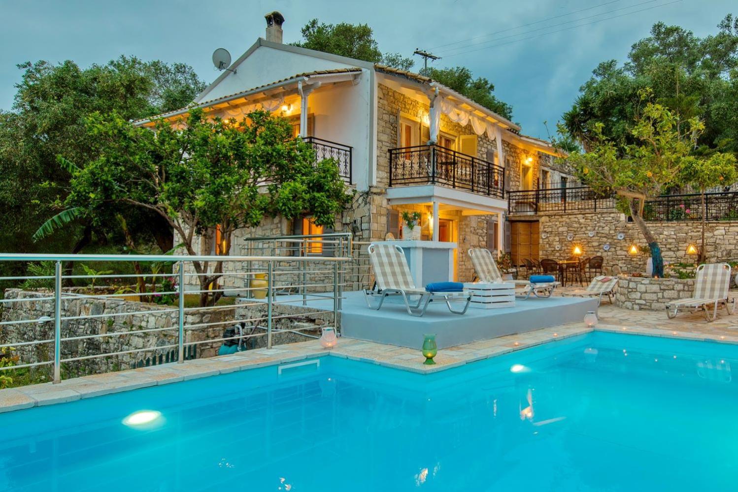 Villa photo 2