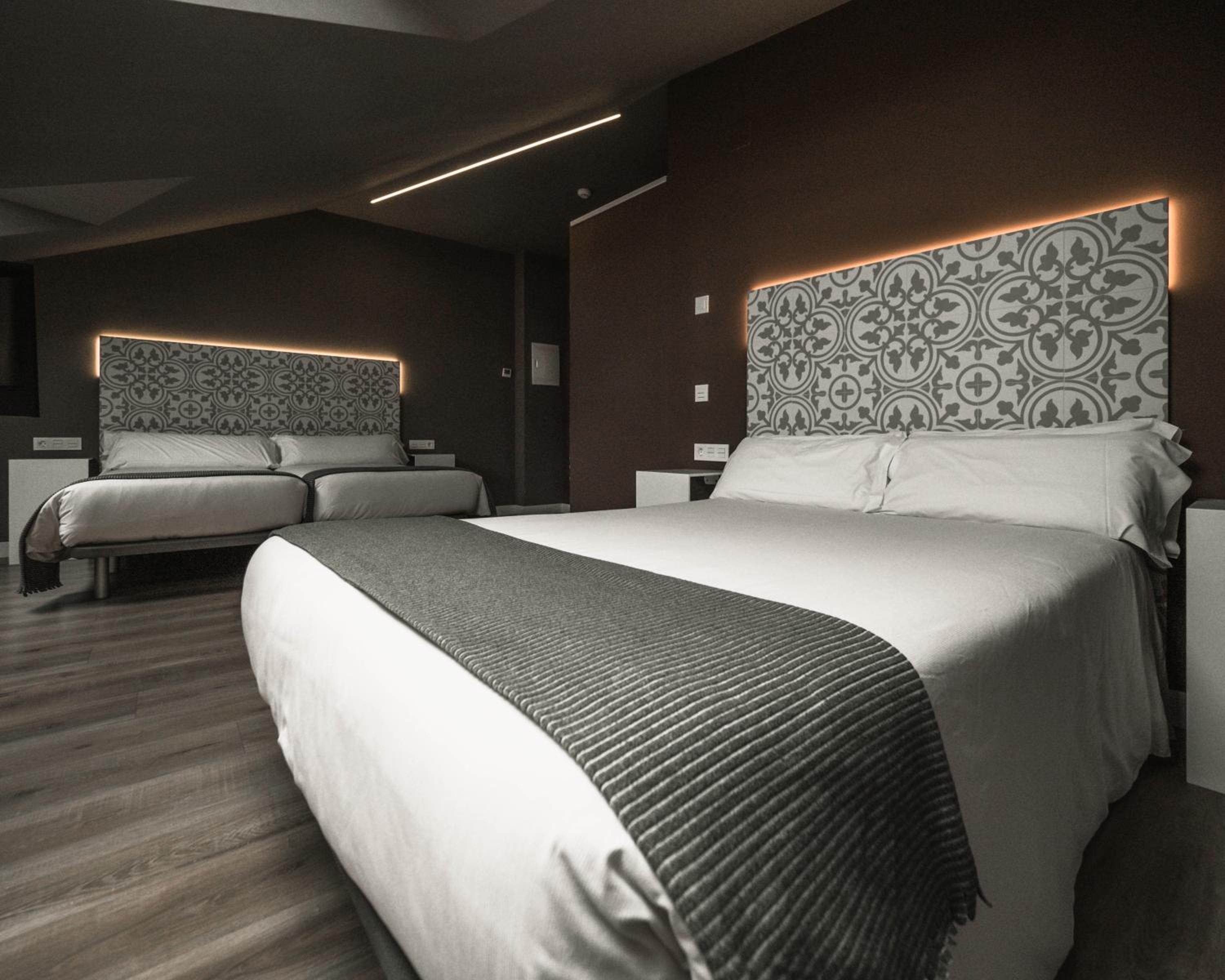 Standard Quadruple Room - Photo 6