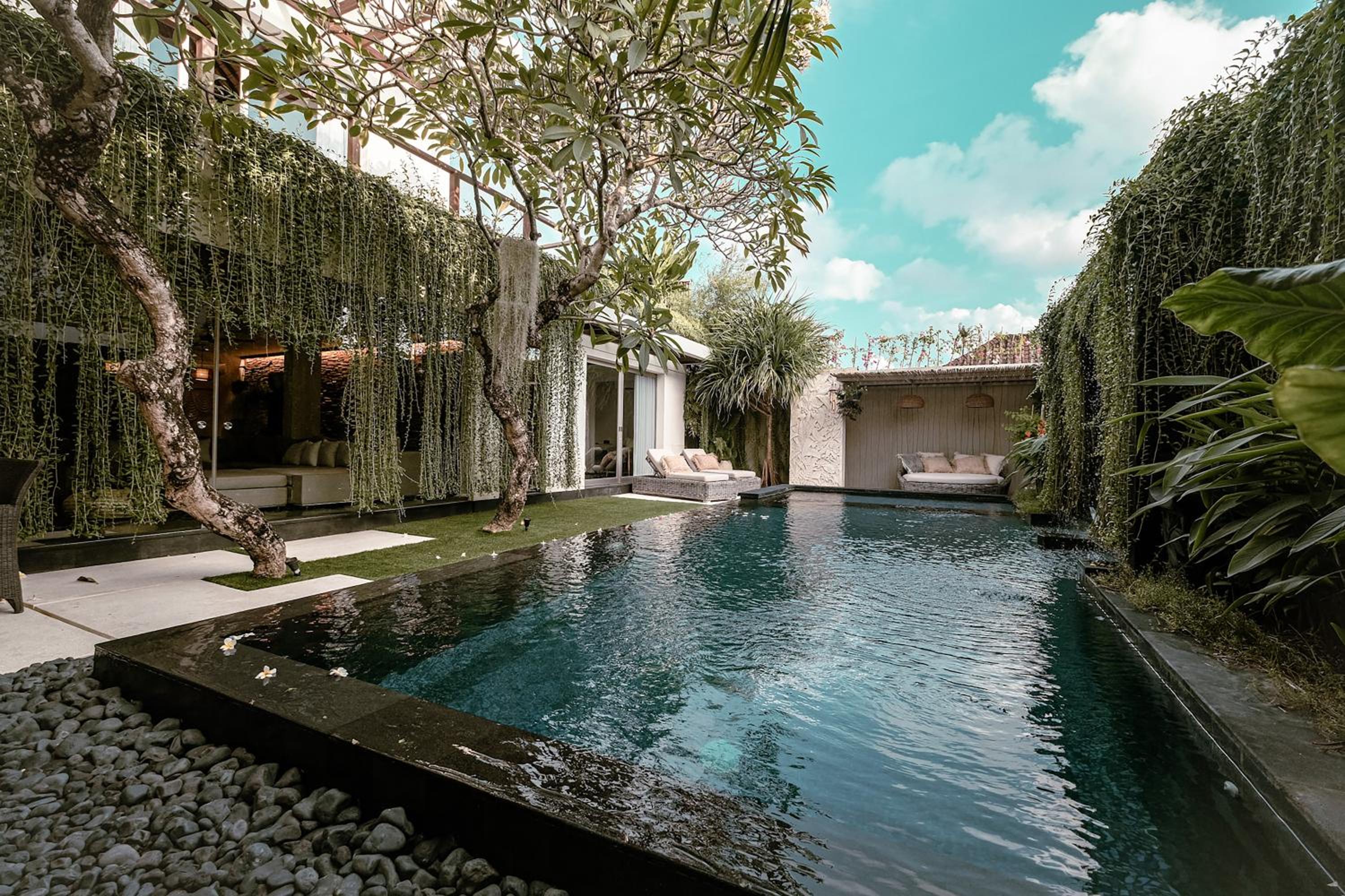 Two-Bedroom Villa - Photo 2