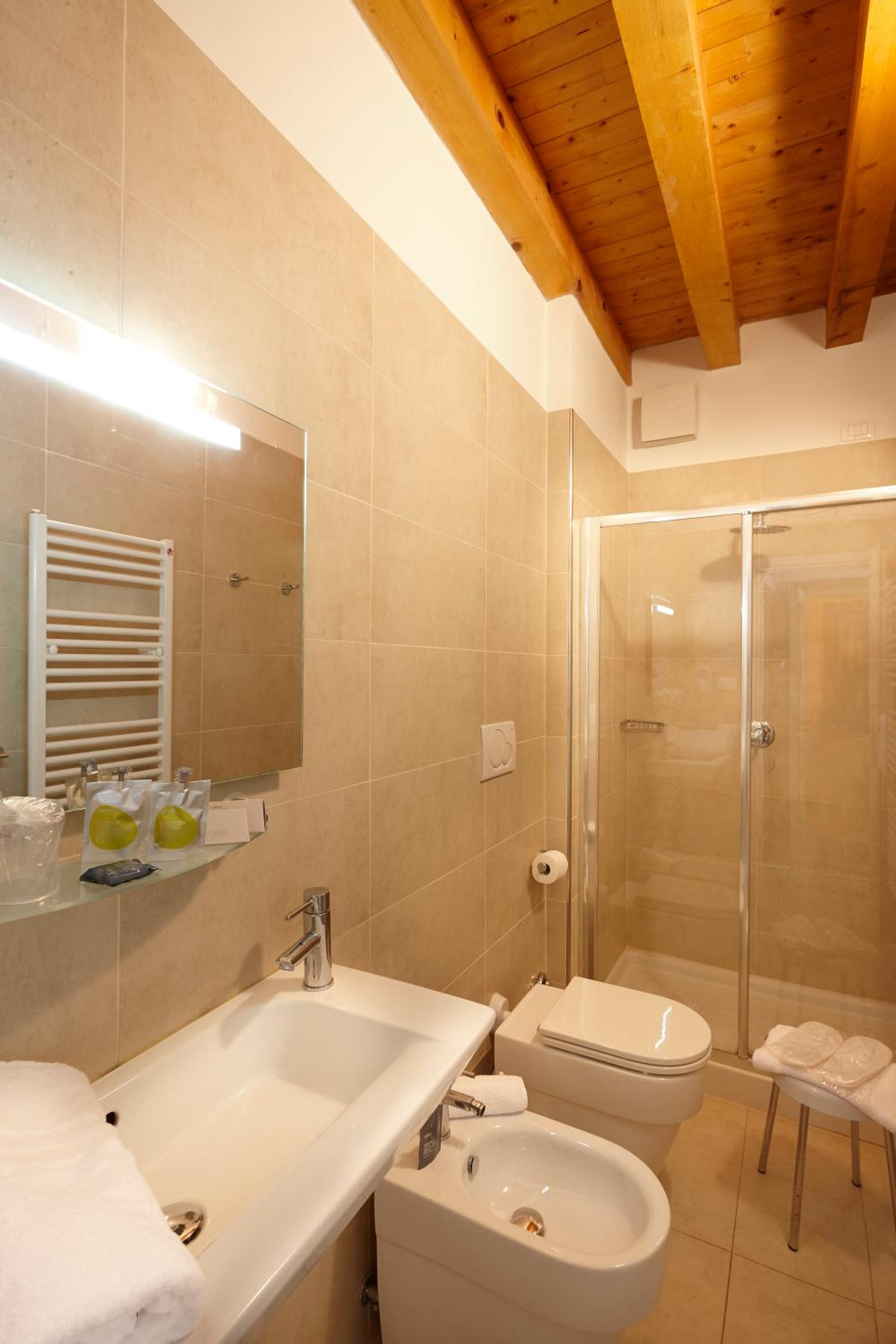 Single Room - Photo 3