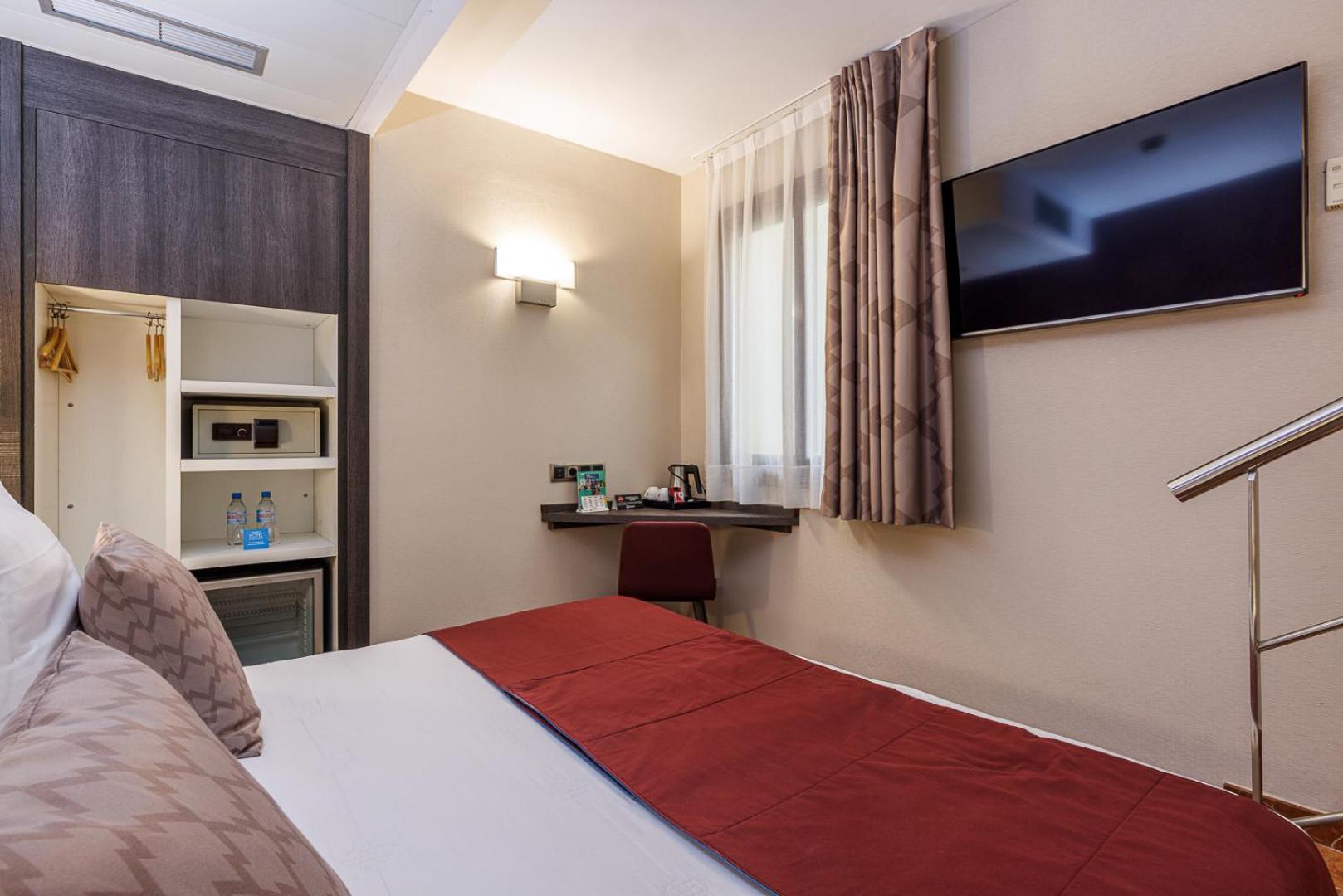 Small Double Room Ground floor photo 3