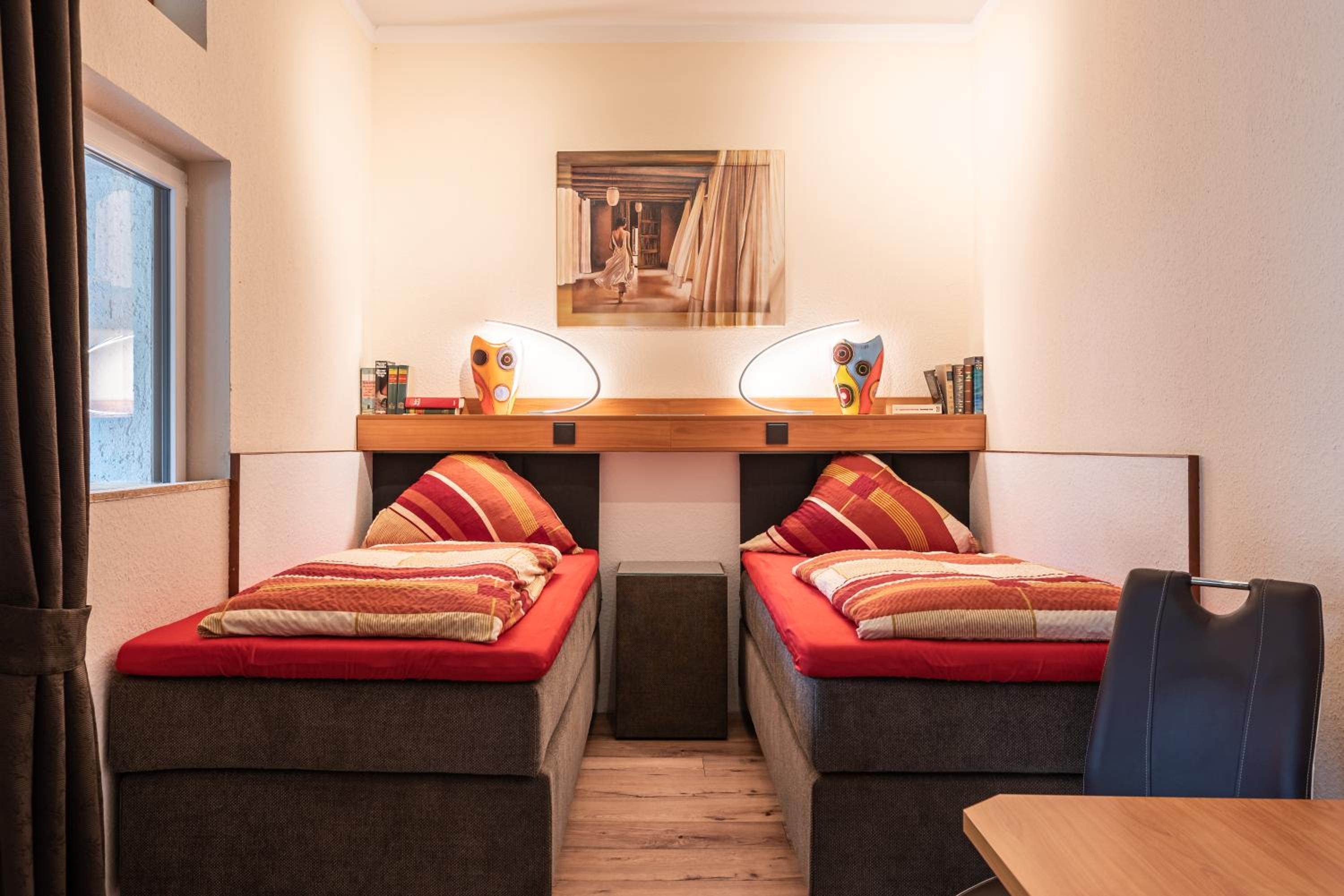 Twin Room - Photo 9