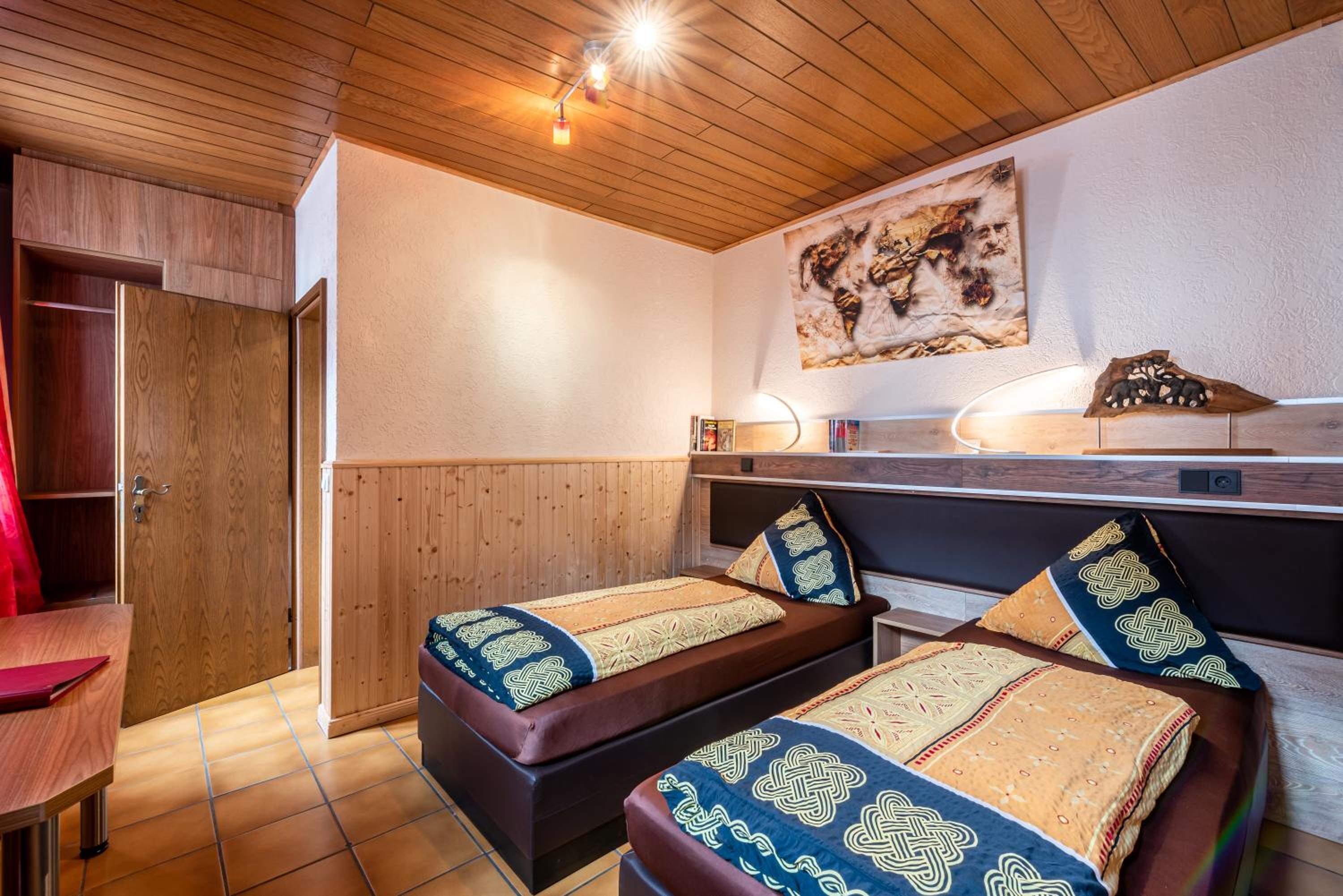Twin Room - Photo 35