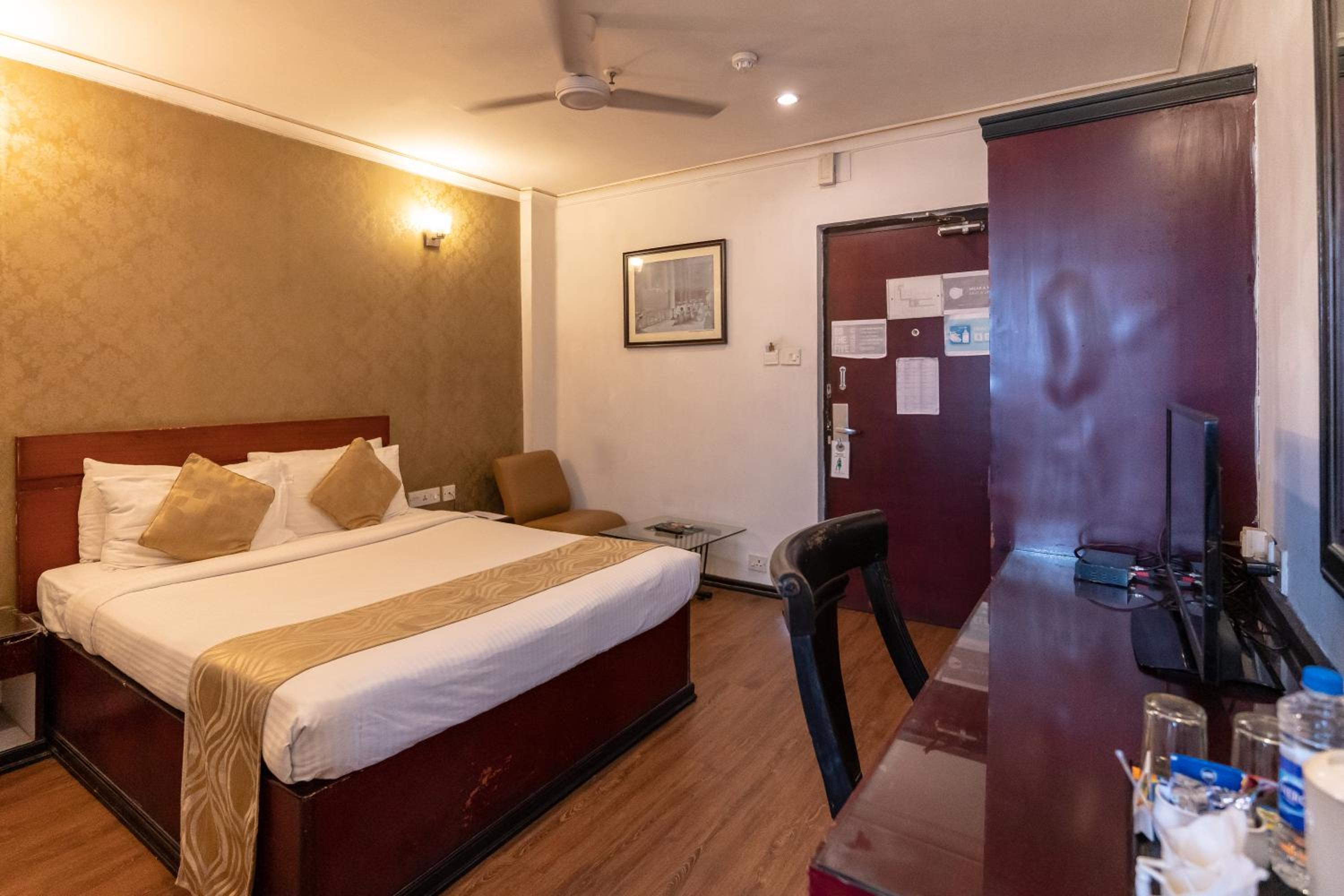 Deluxe Room - Photo 14
