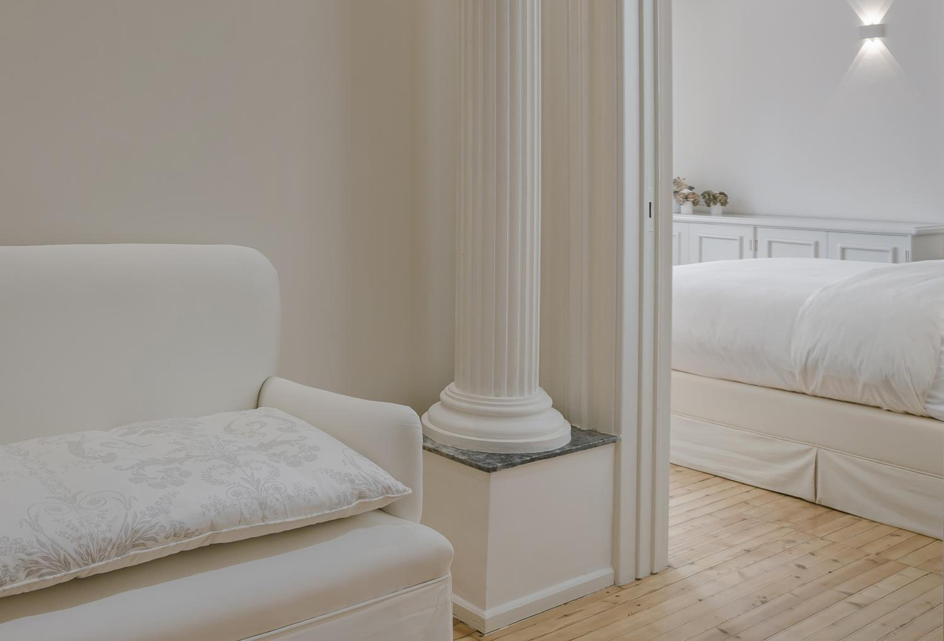 Deluxe Suite - Photo 2