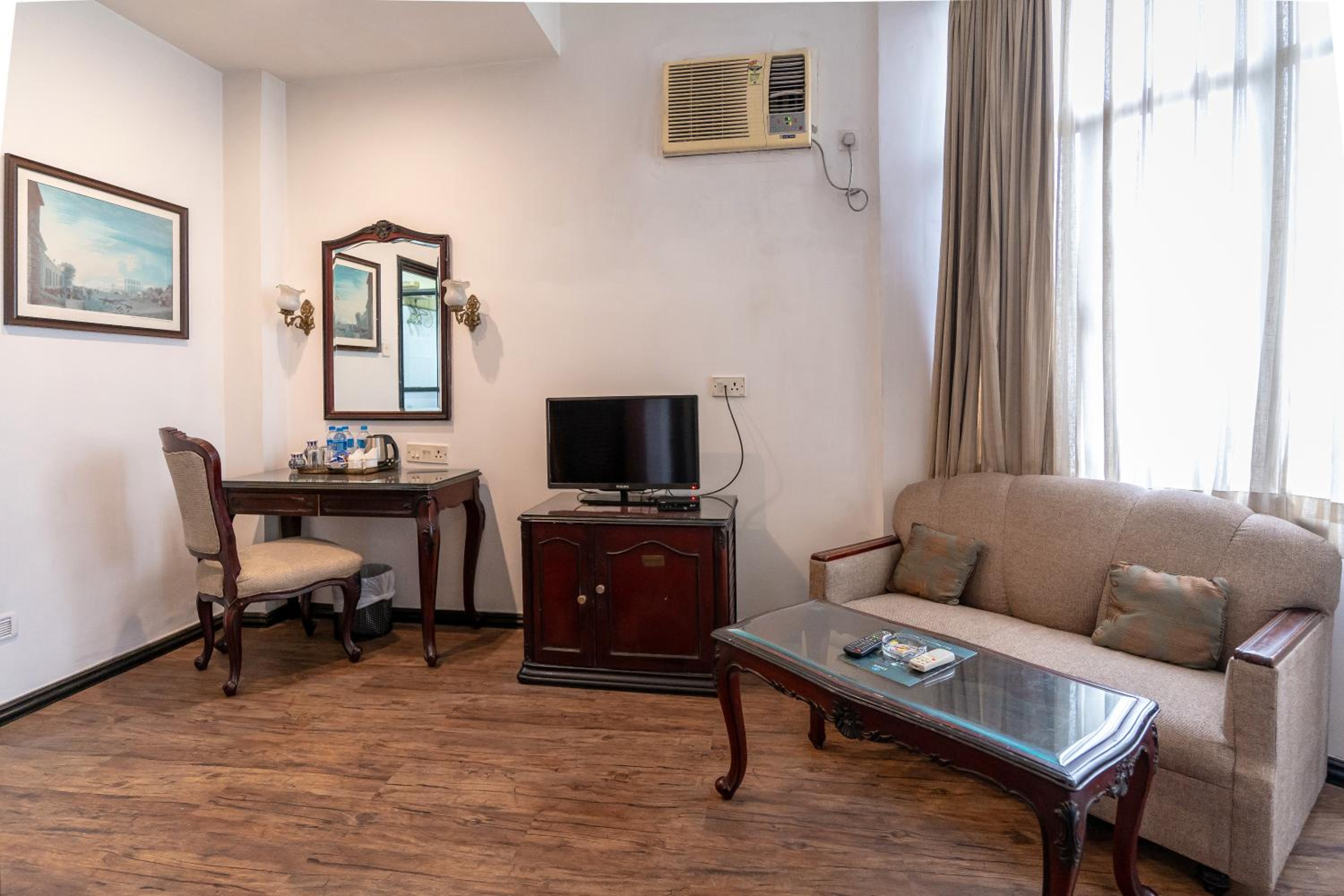 Executive Double Room - Photo 9