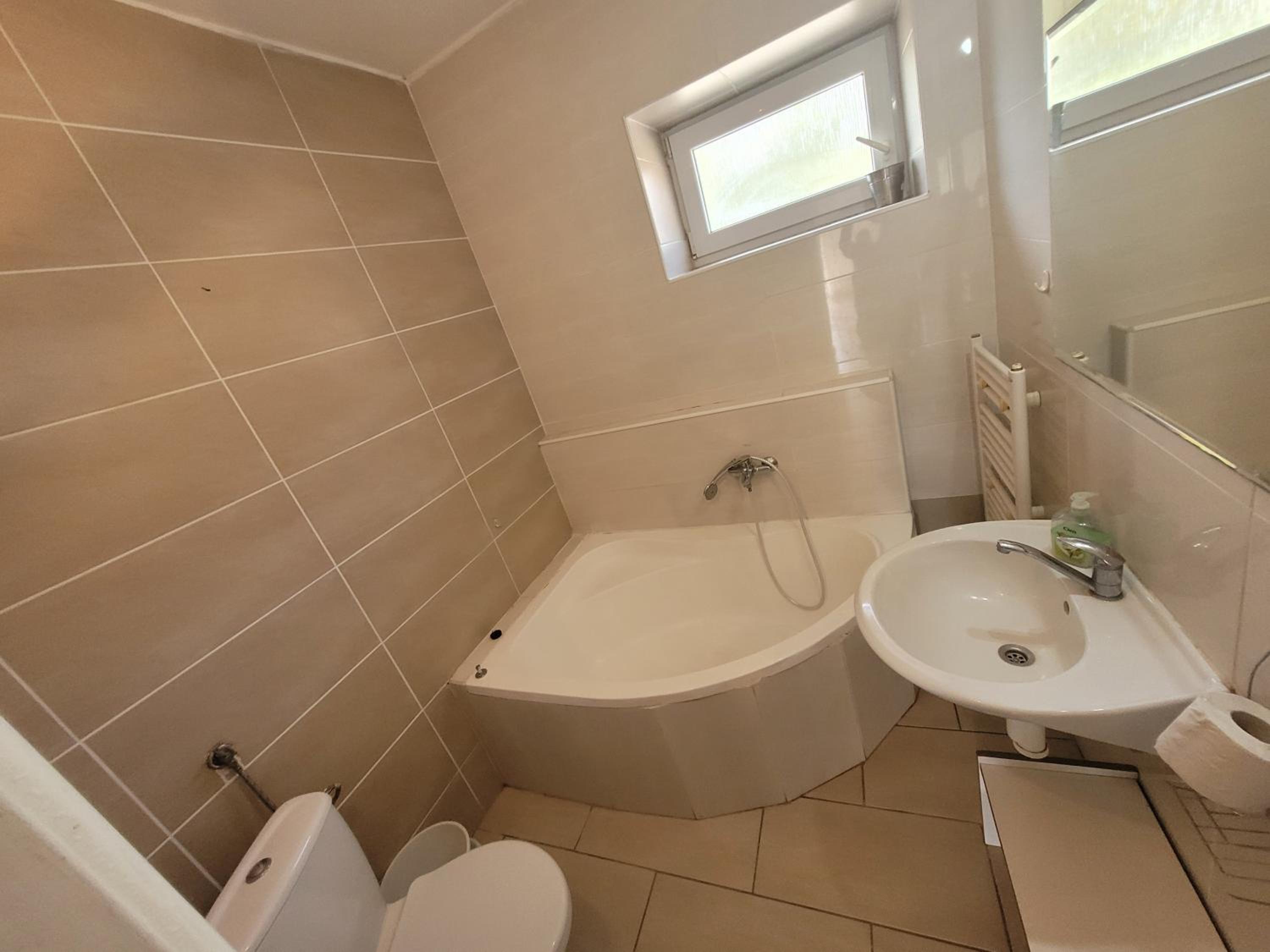 Apartment - Photo 22