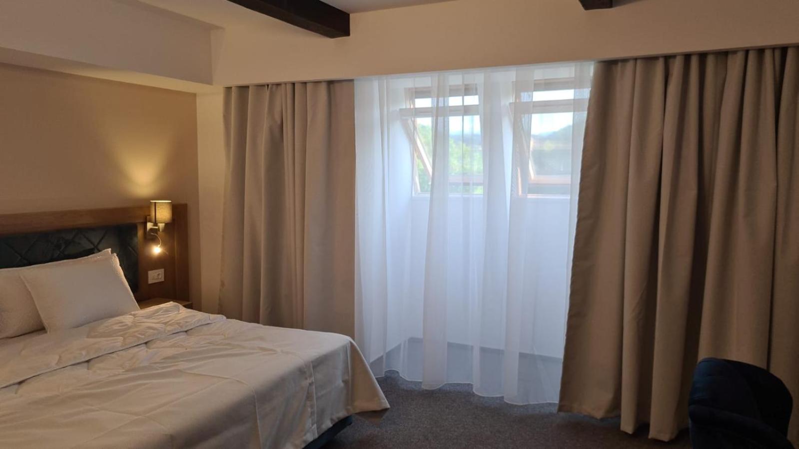 Small Double Room - Photo 1
