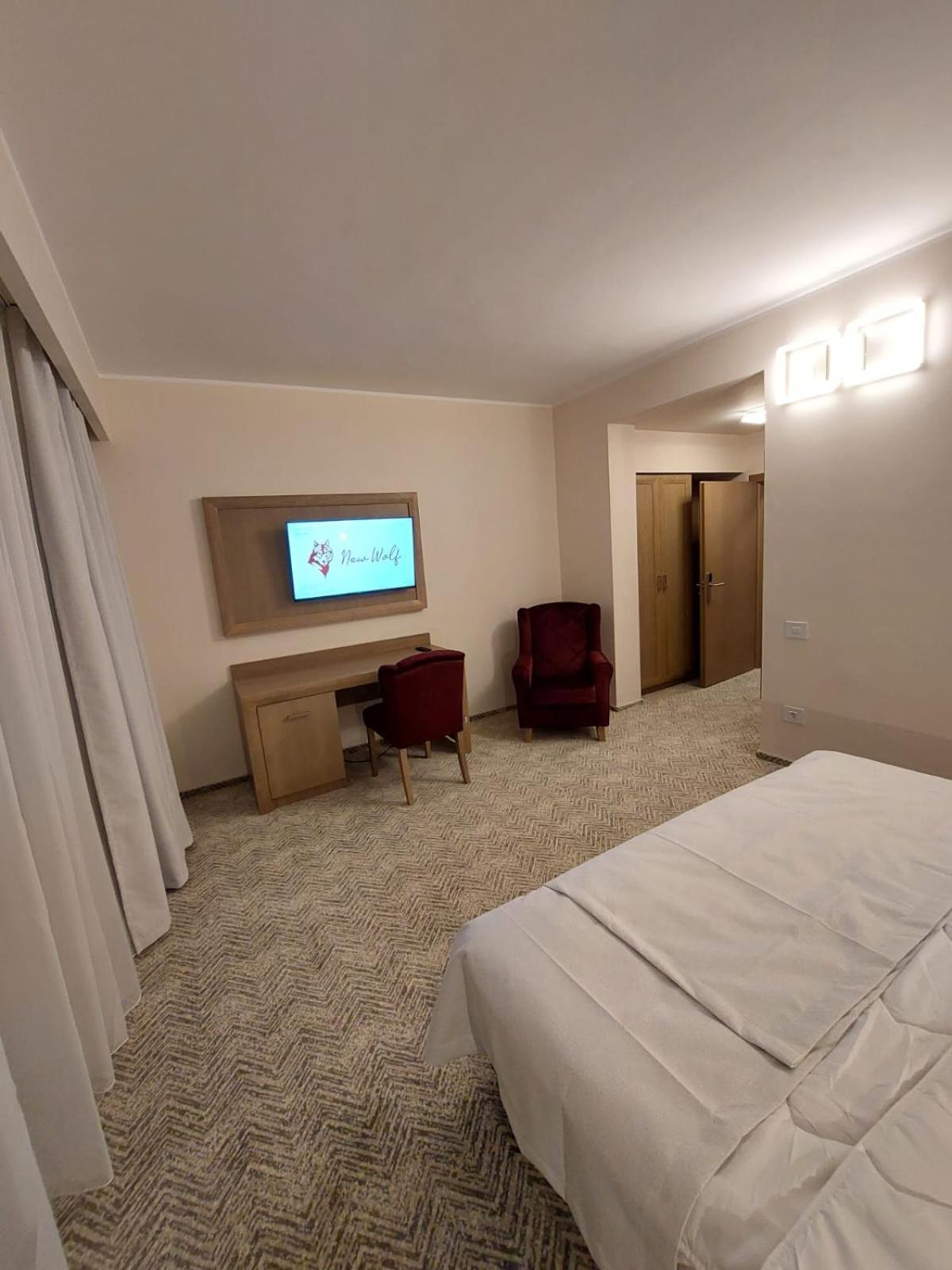 Double or Twin Room - Photo 36