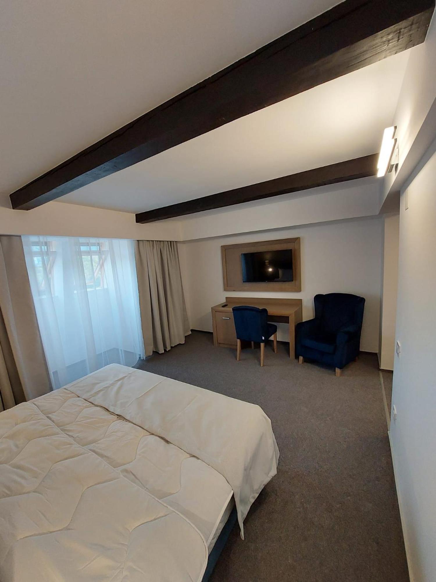 Double Room - Photo 19