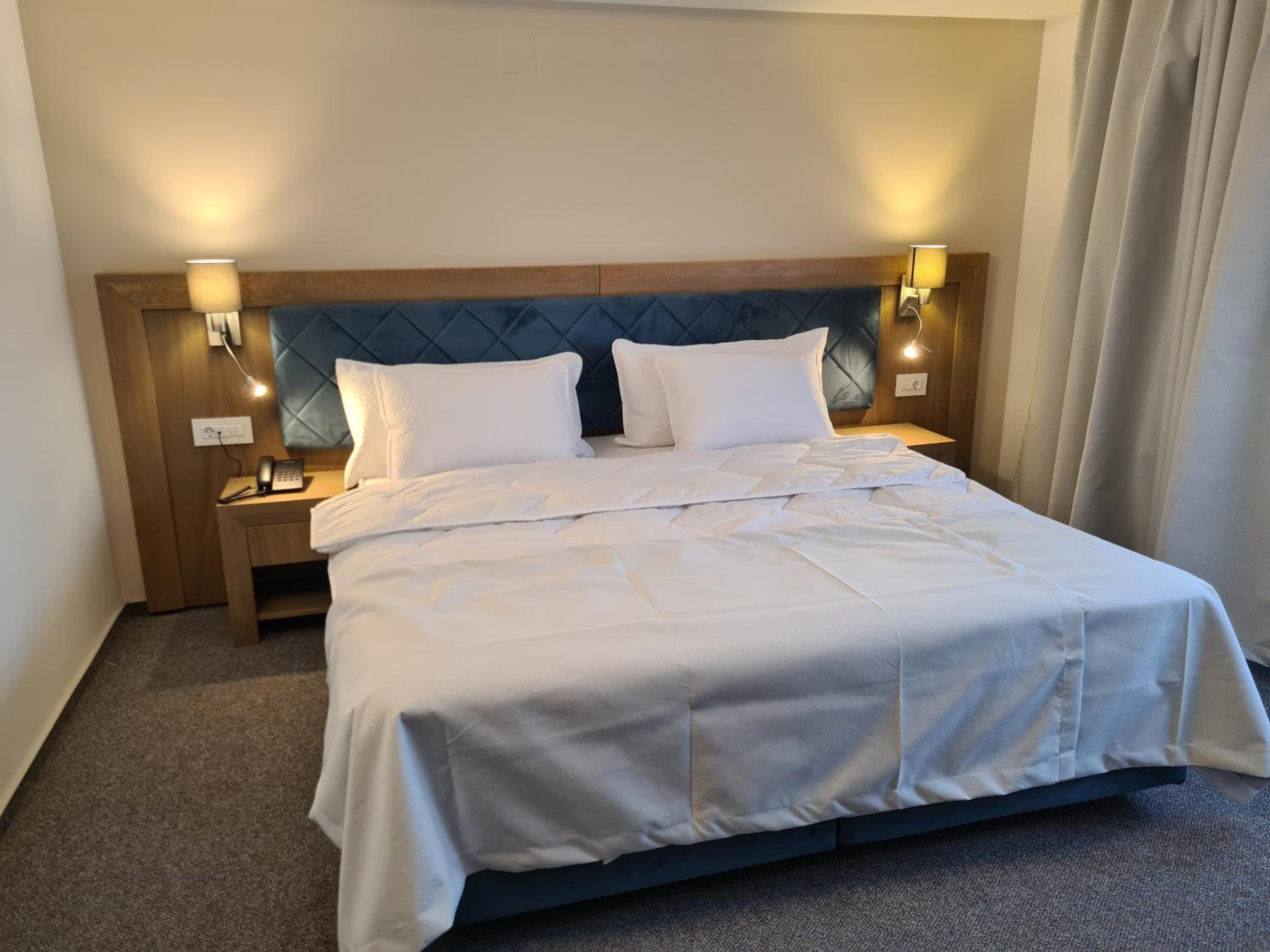 Double Room - Photo 15