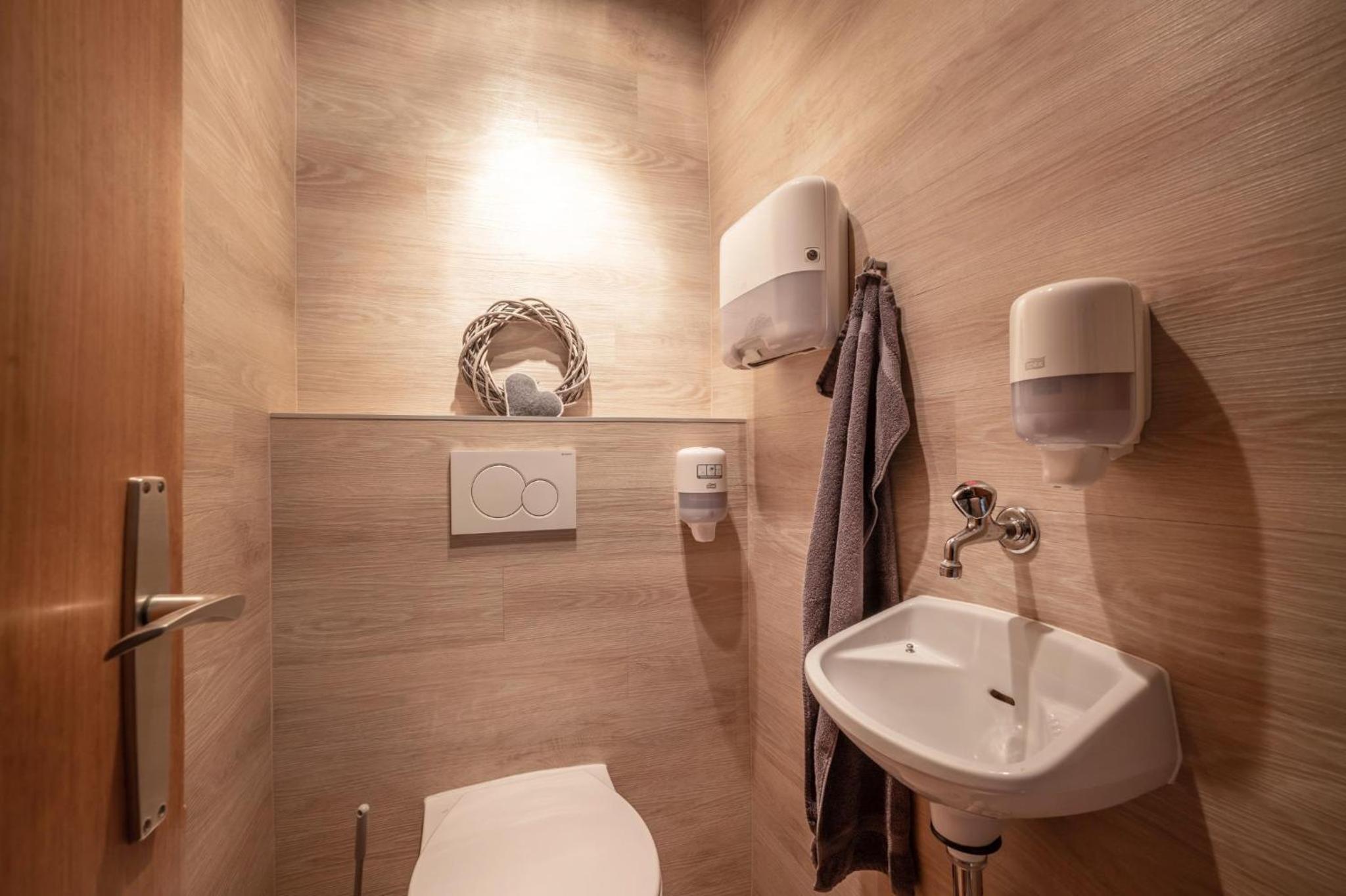 Double Room With Shared Toilet photo 3