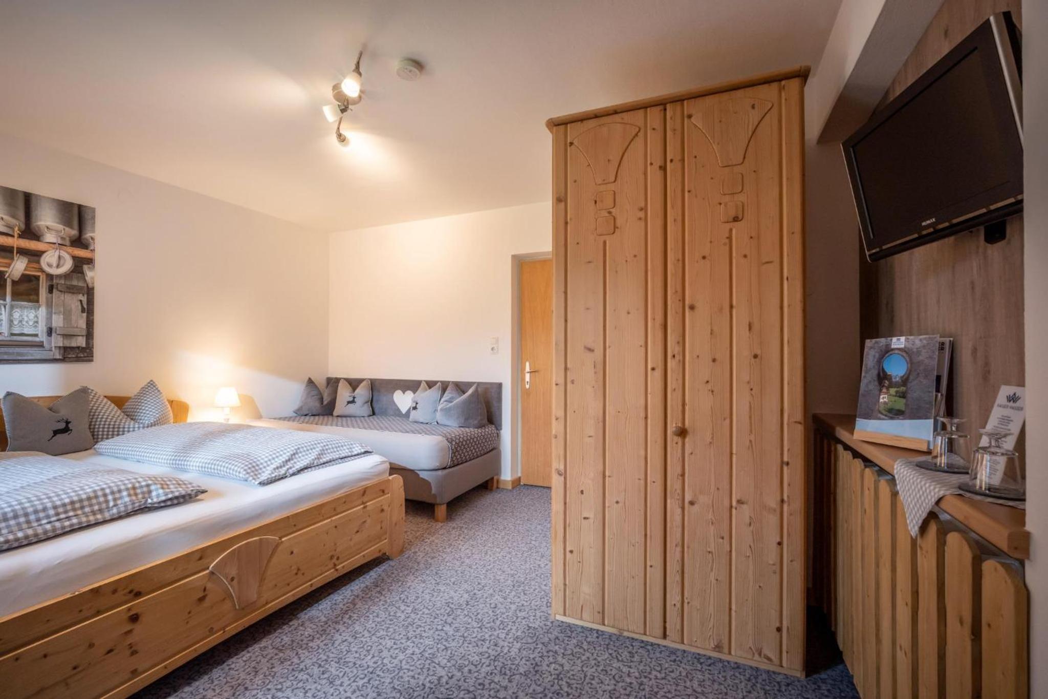 Double Room with Shower photo 2