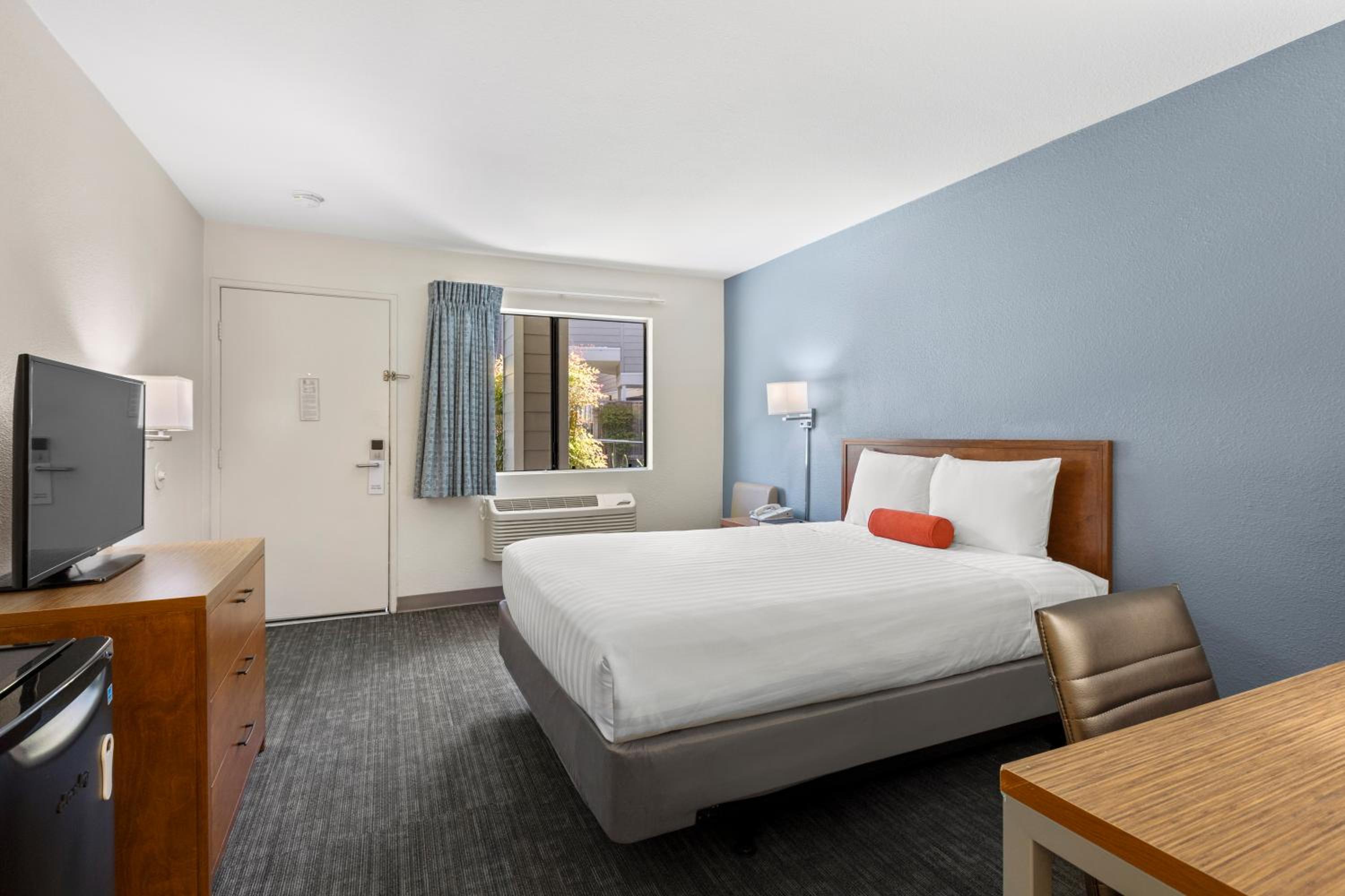 Standard Queen Room - Photo 2