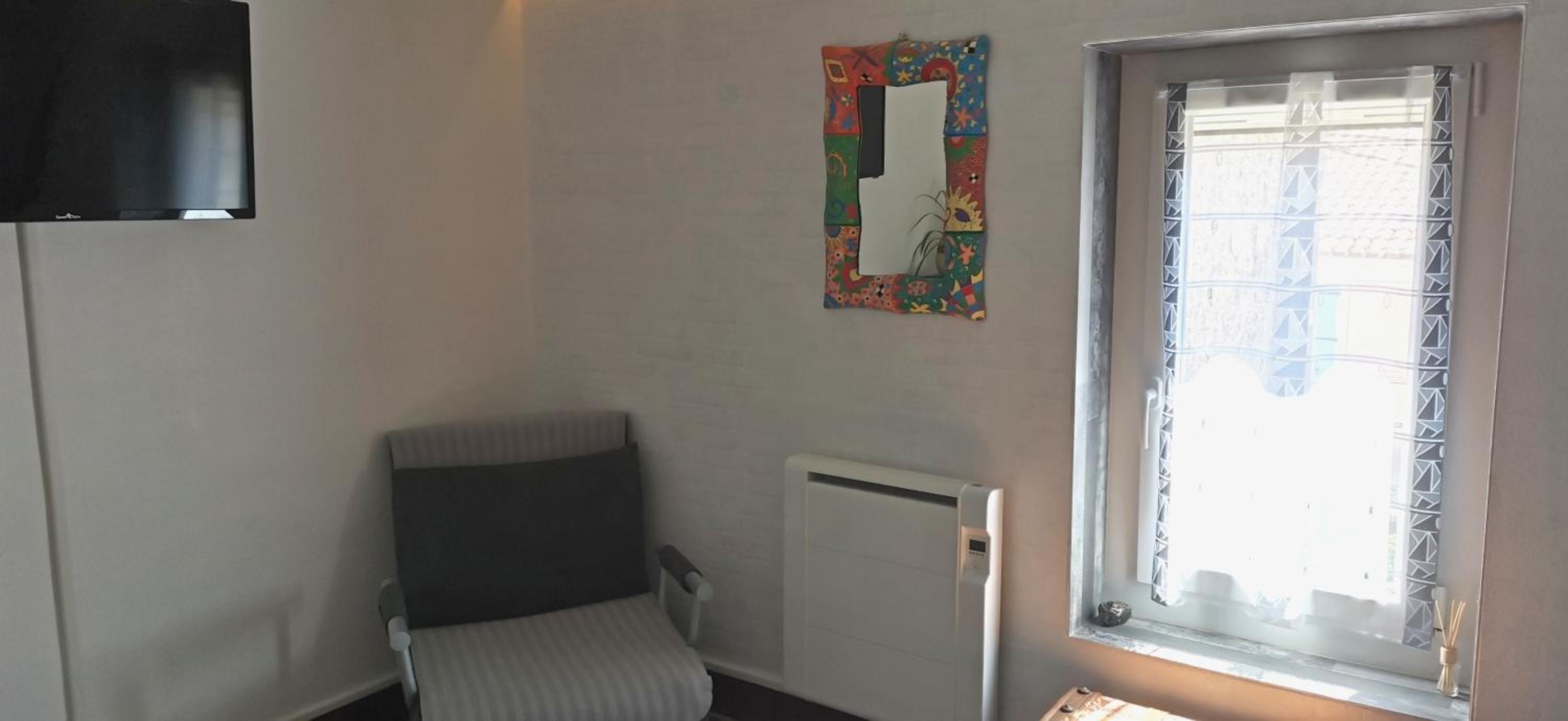 Standard Double Room with Shared Bathroom photo 1