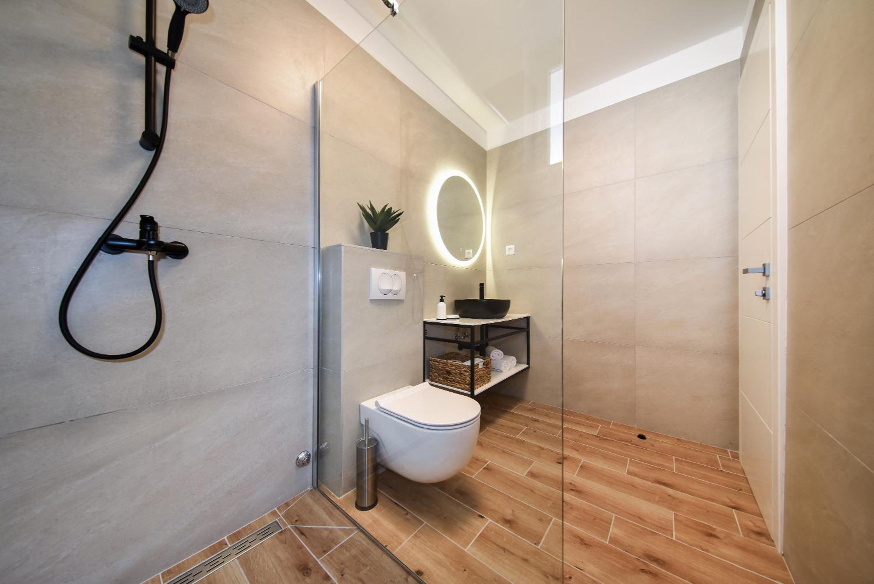 Two-Bedroom Apartment - Photo 29