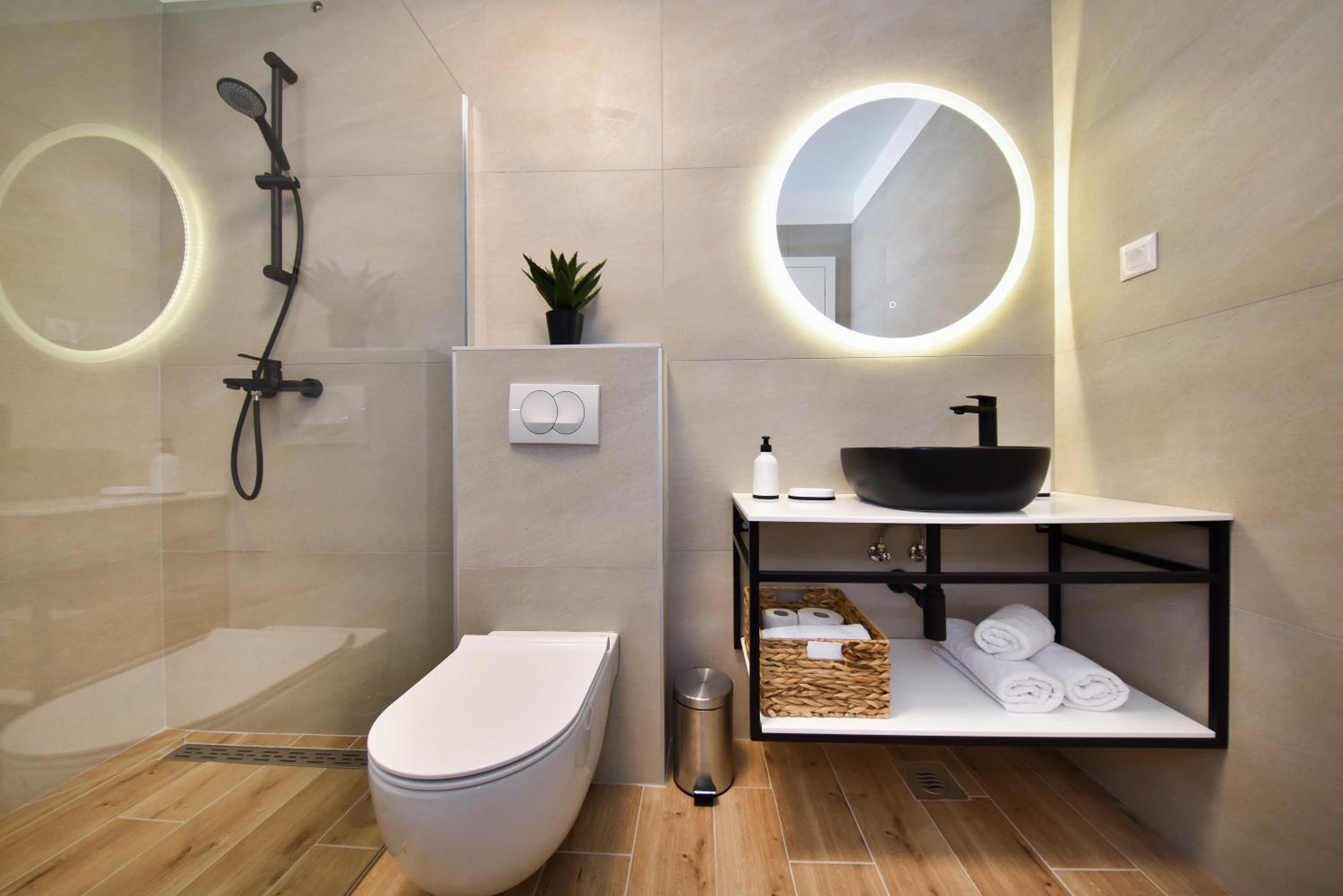 Two-Bedroom Apartment - Photo 9